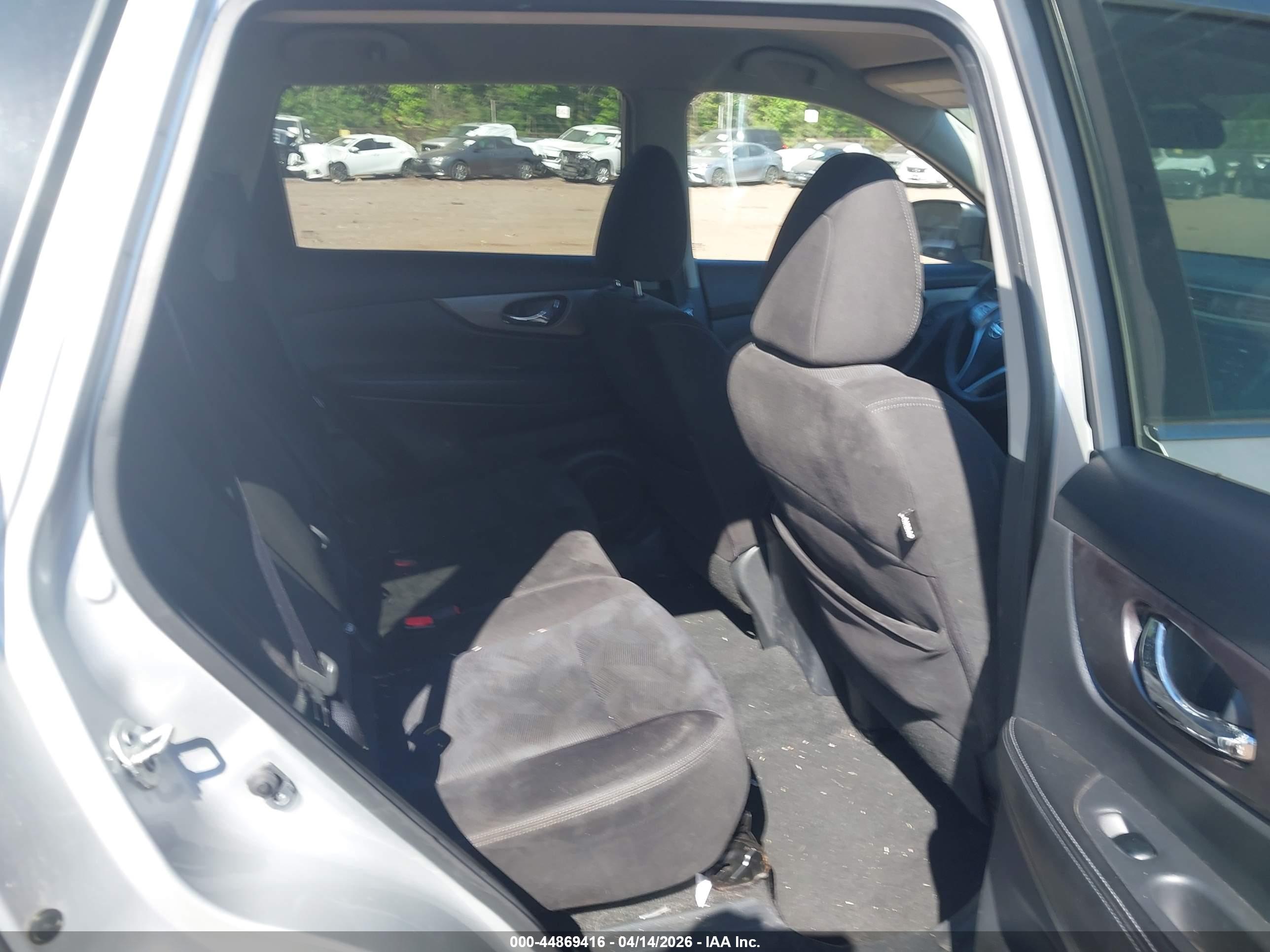 NISSAN ROGUE image 8