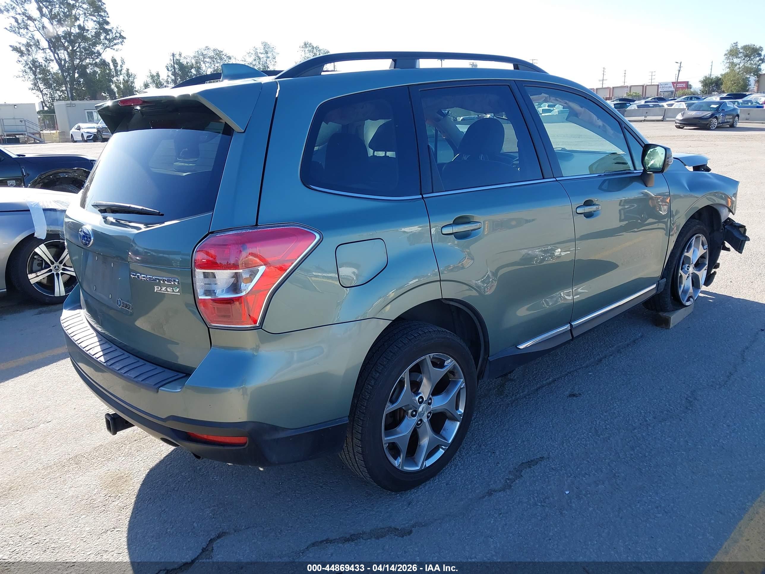 SUBARU FORESTER image 4