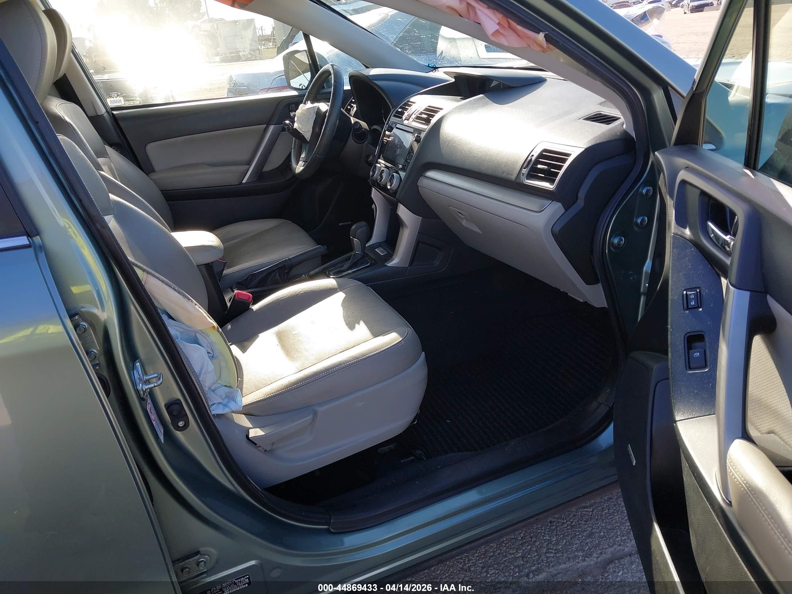 SUBARU FORESTER image 5