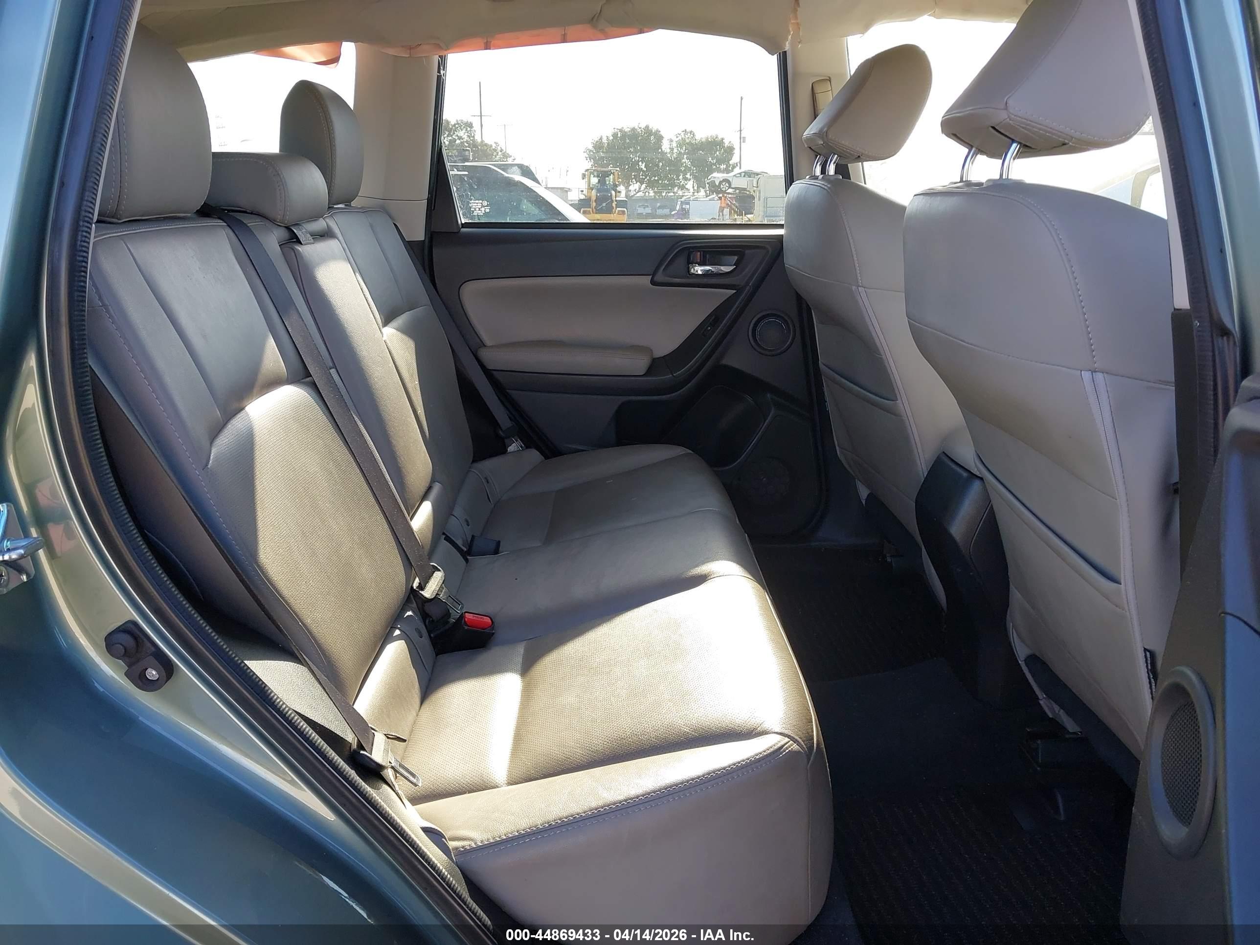 SUBARU FORESTER image 8
