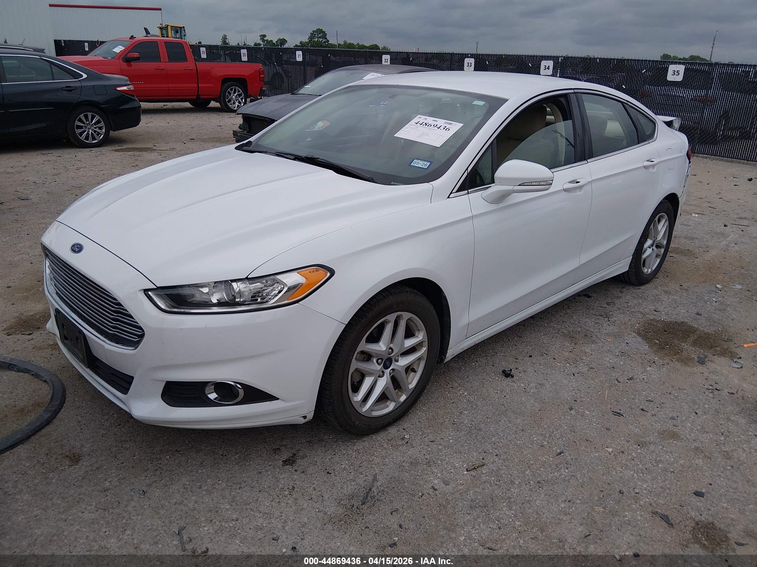 FORD FUSION image 2