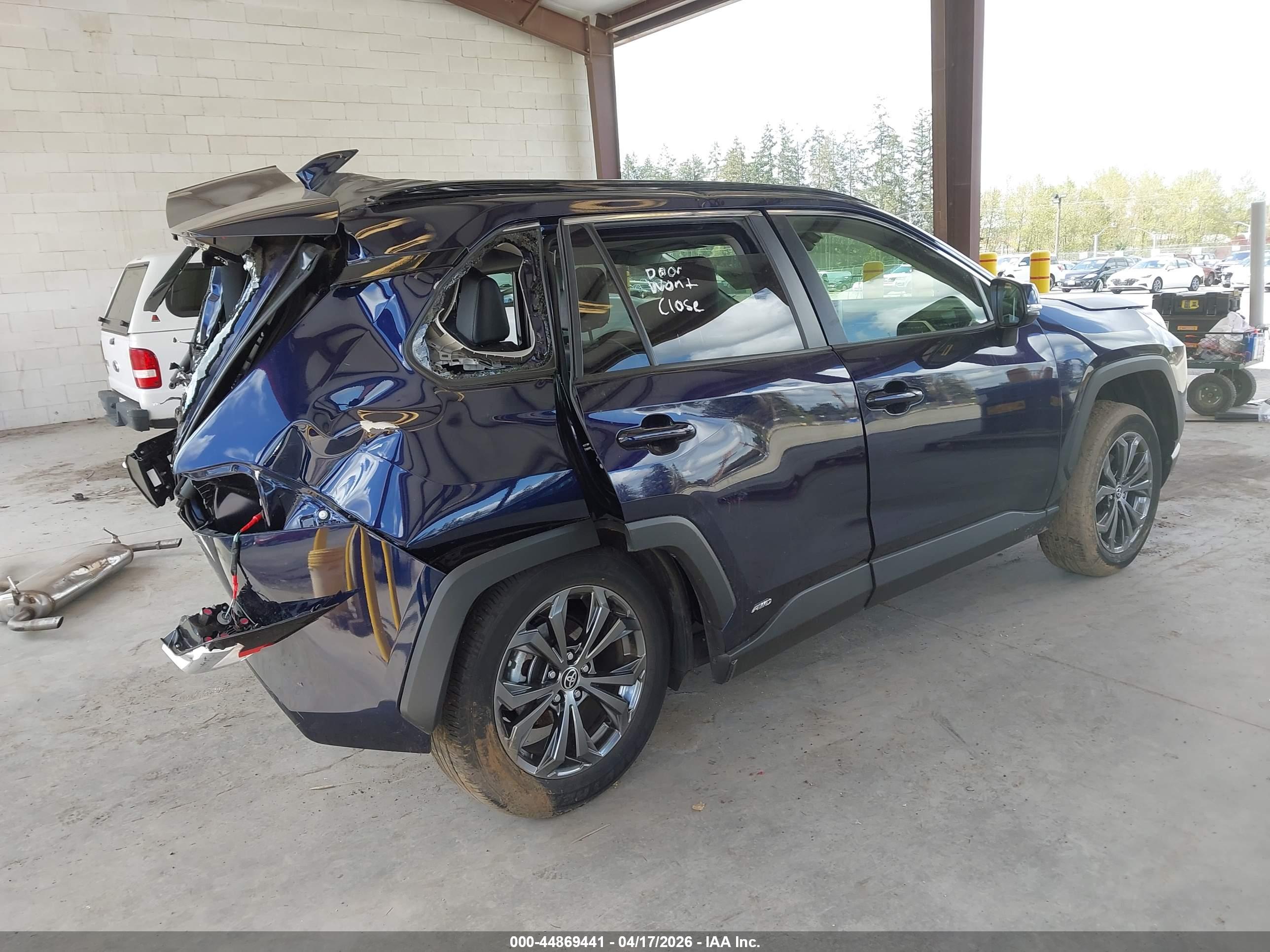 TOYOTA RAV4 image 4