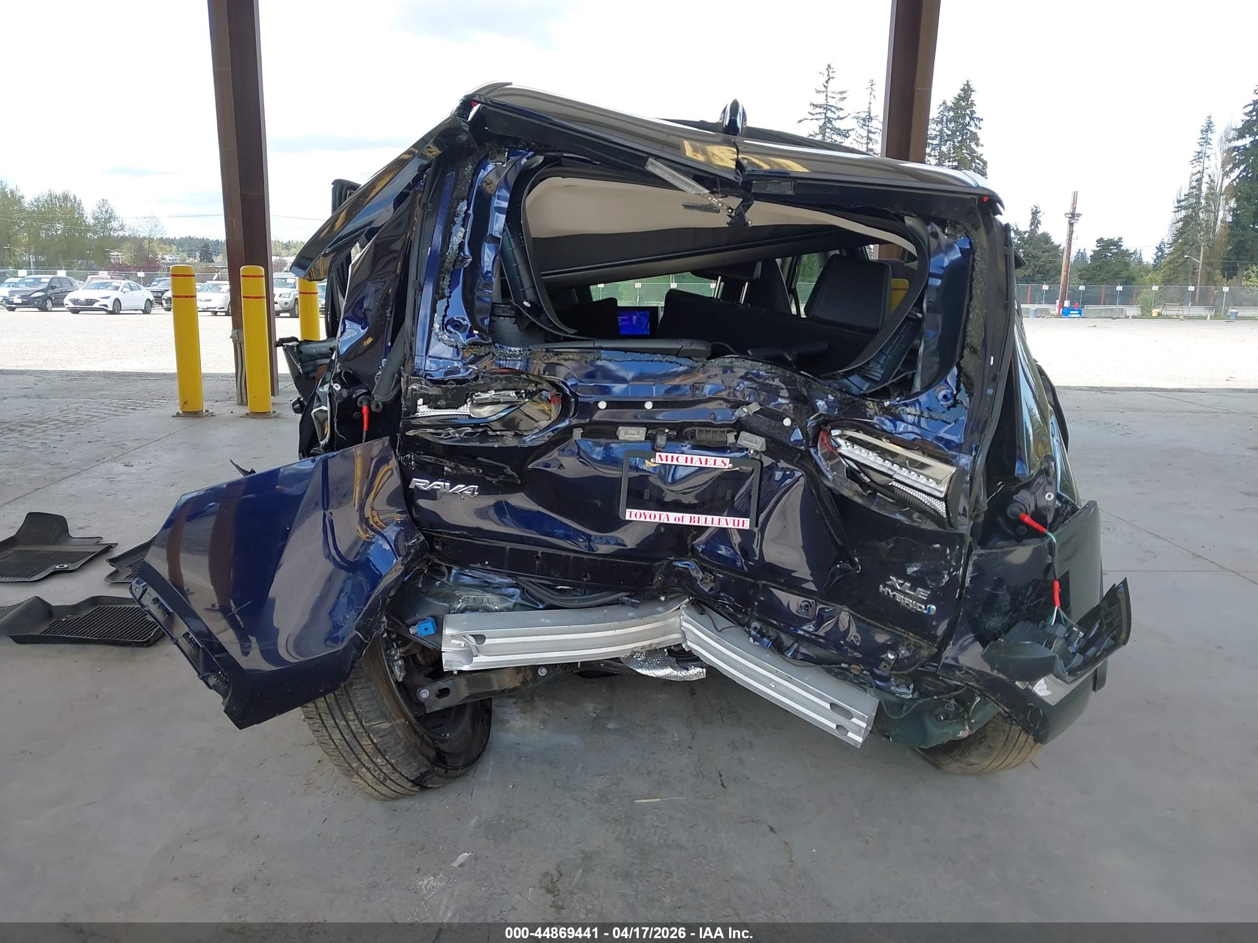 TOYOTA RAV4 image 6