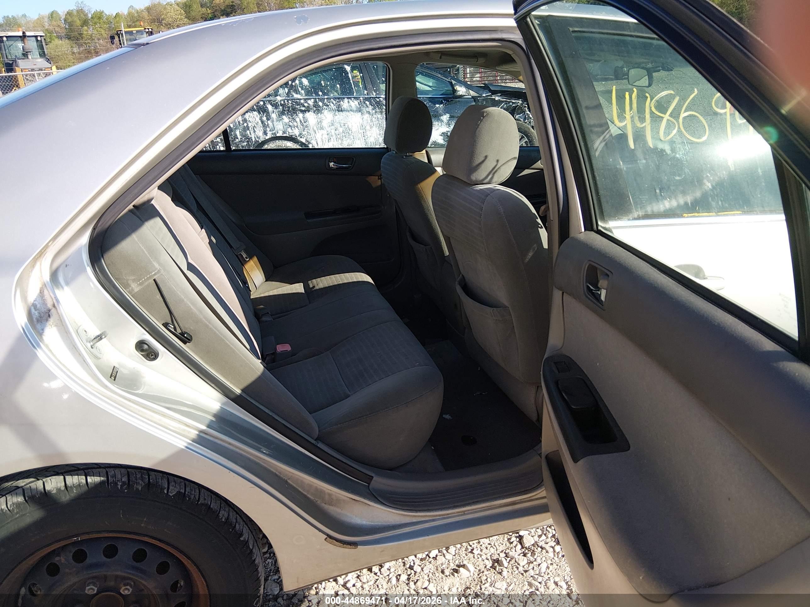 TOYOTA CAMRY image 8