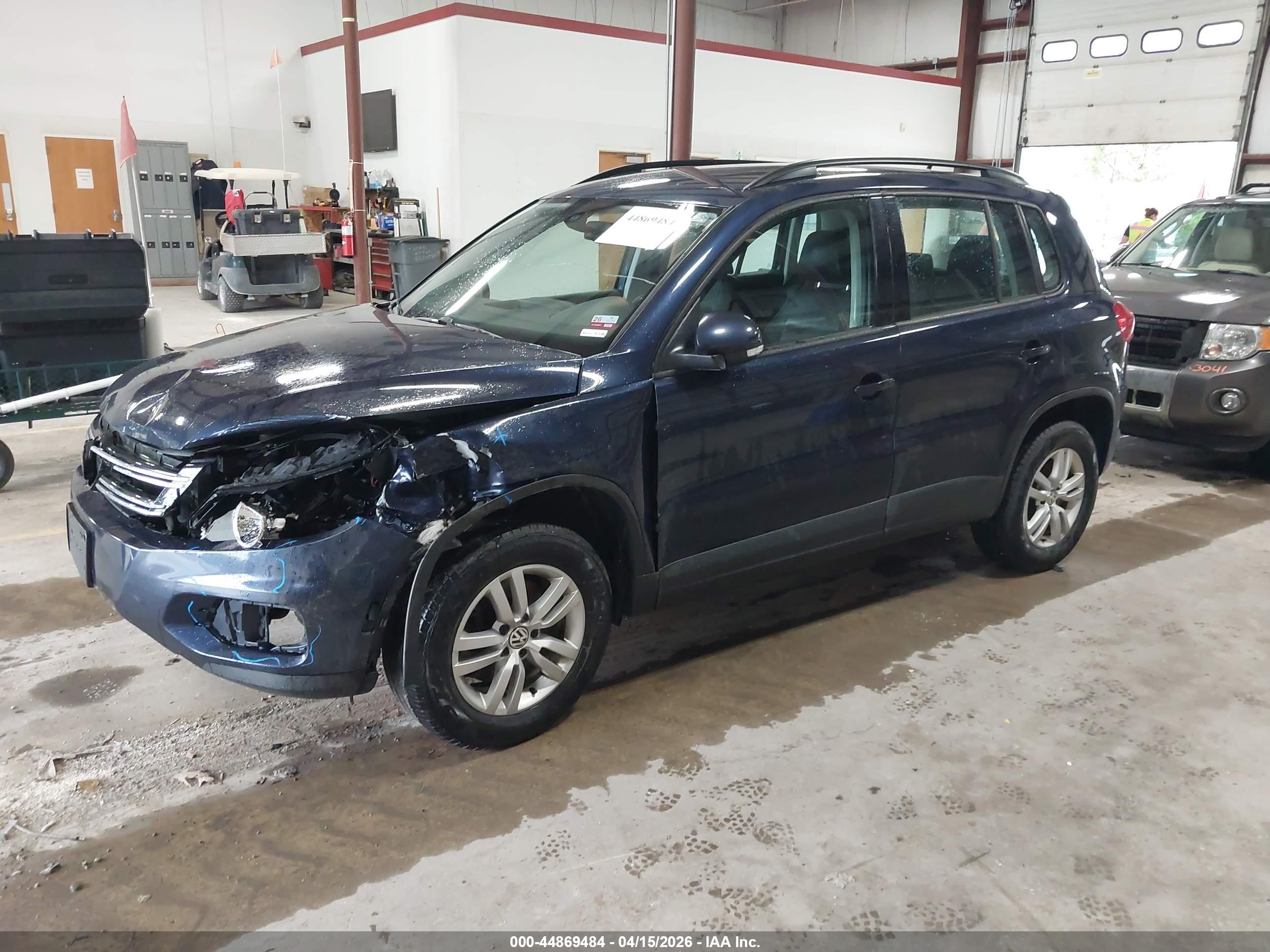 VOLKSWAGEN TIGUAN image 2