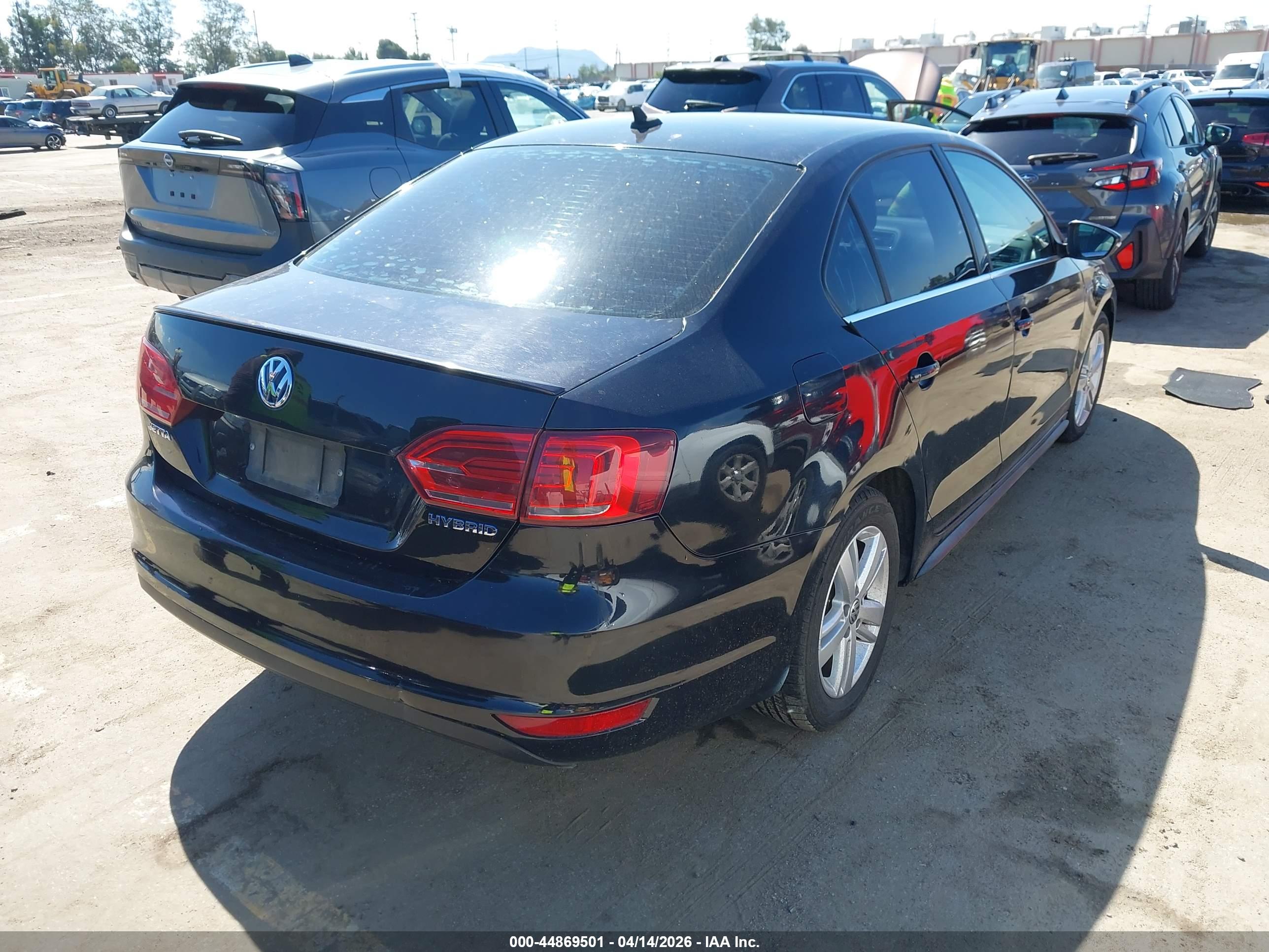 VOLKSWAGEN JETTA image 4