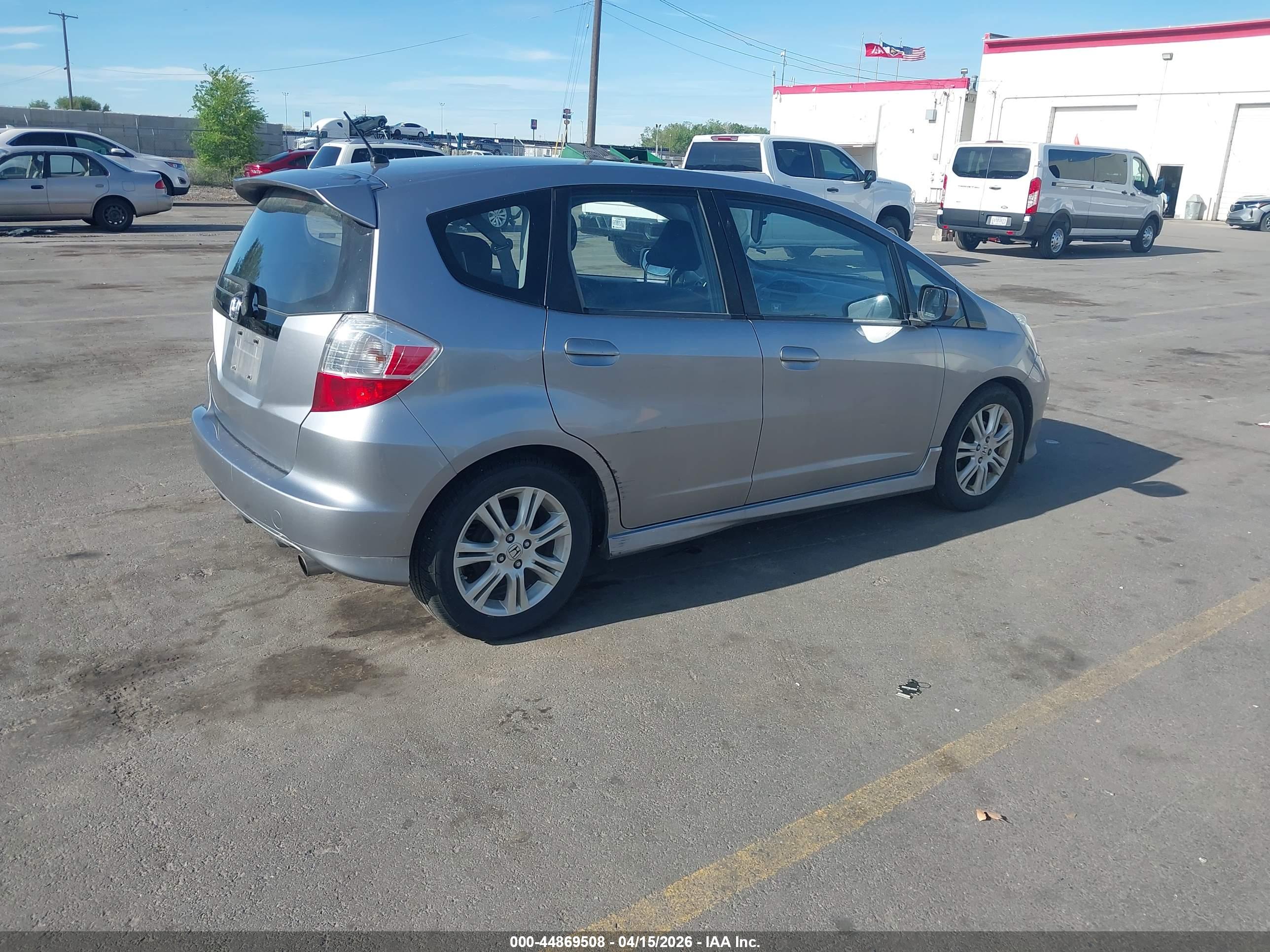 HONDA FIT image 4
