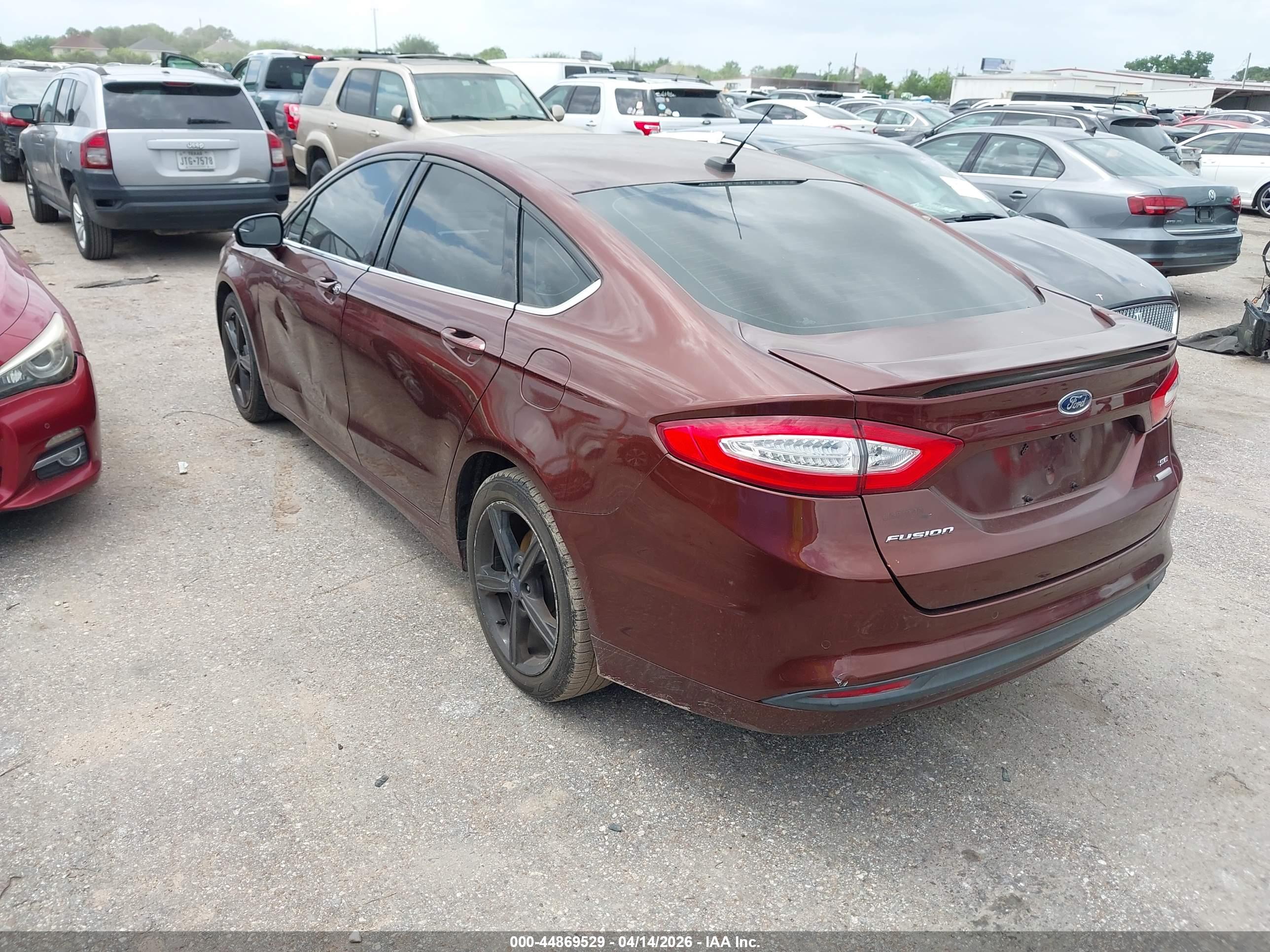 FORD FUSION image 3