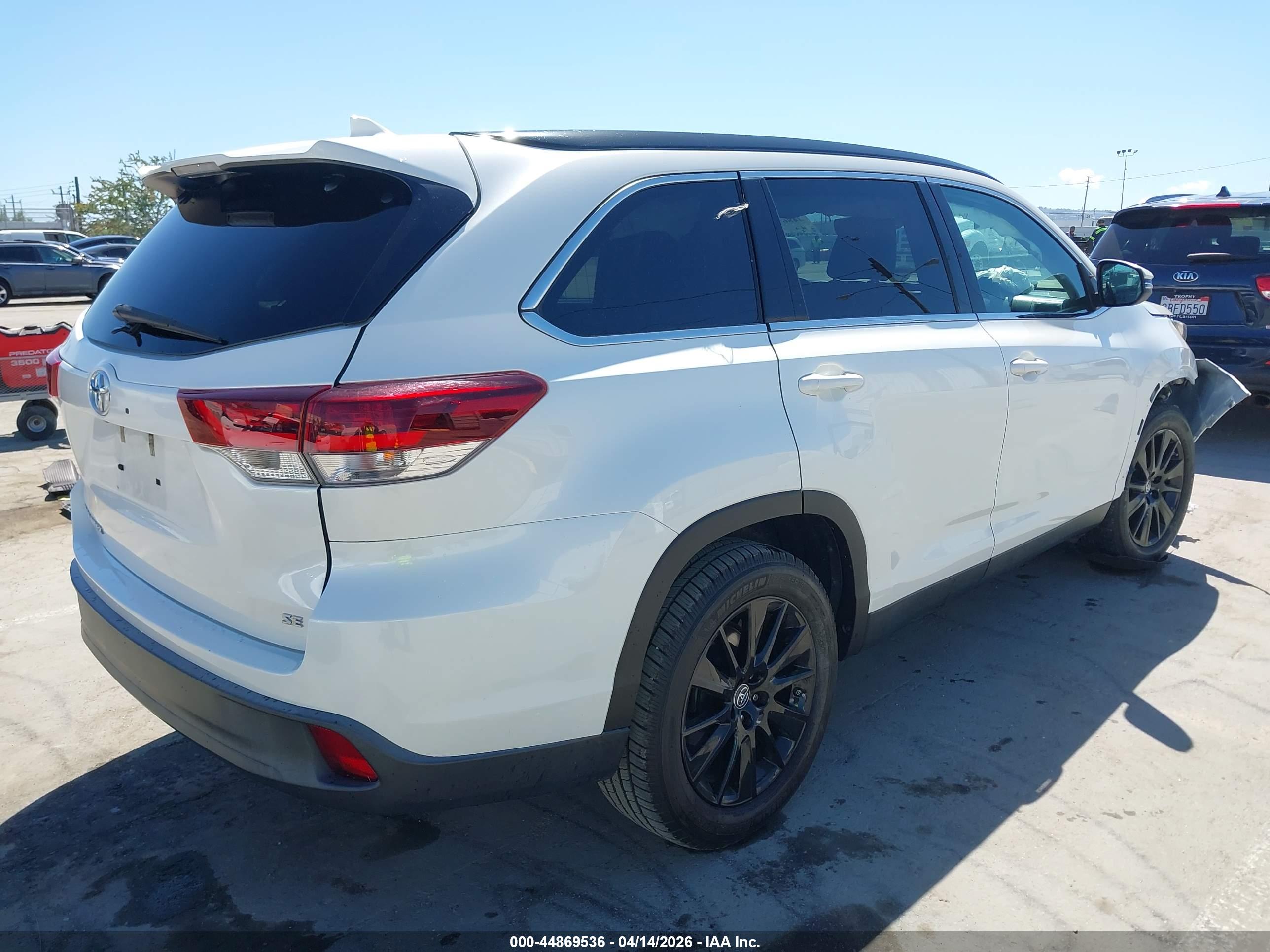 TOYOTA HIGHLANDER image 4