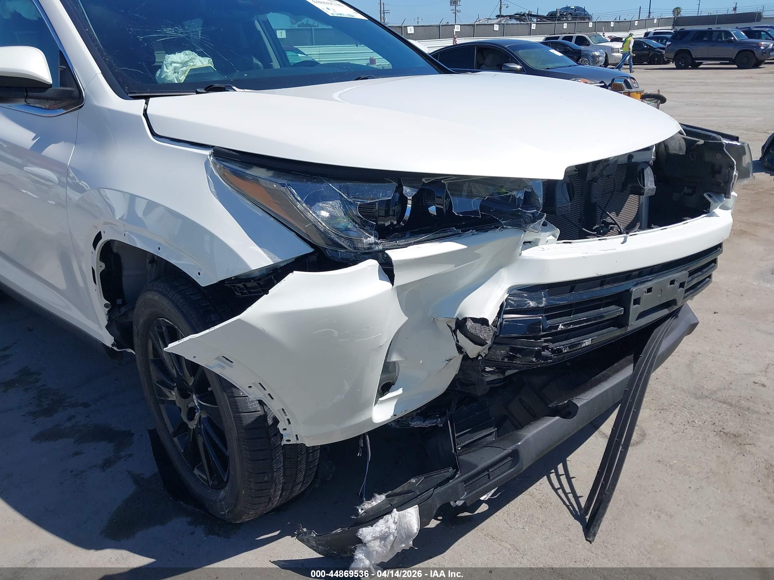 TOYOTA HIGHLANDER image 6