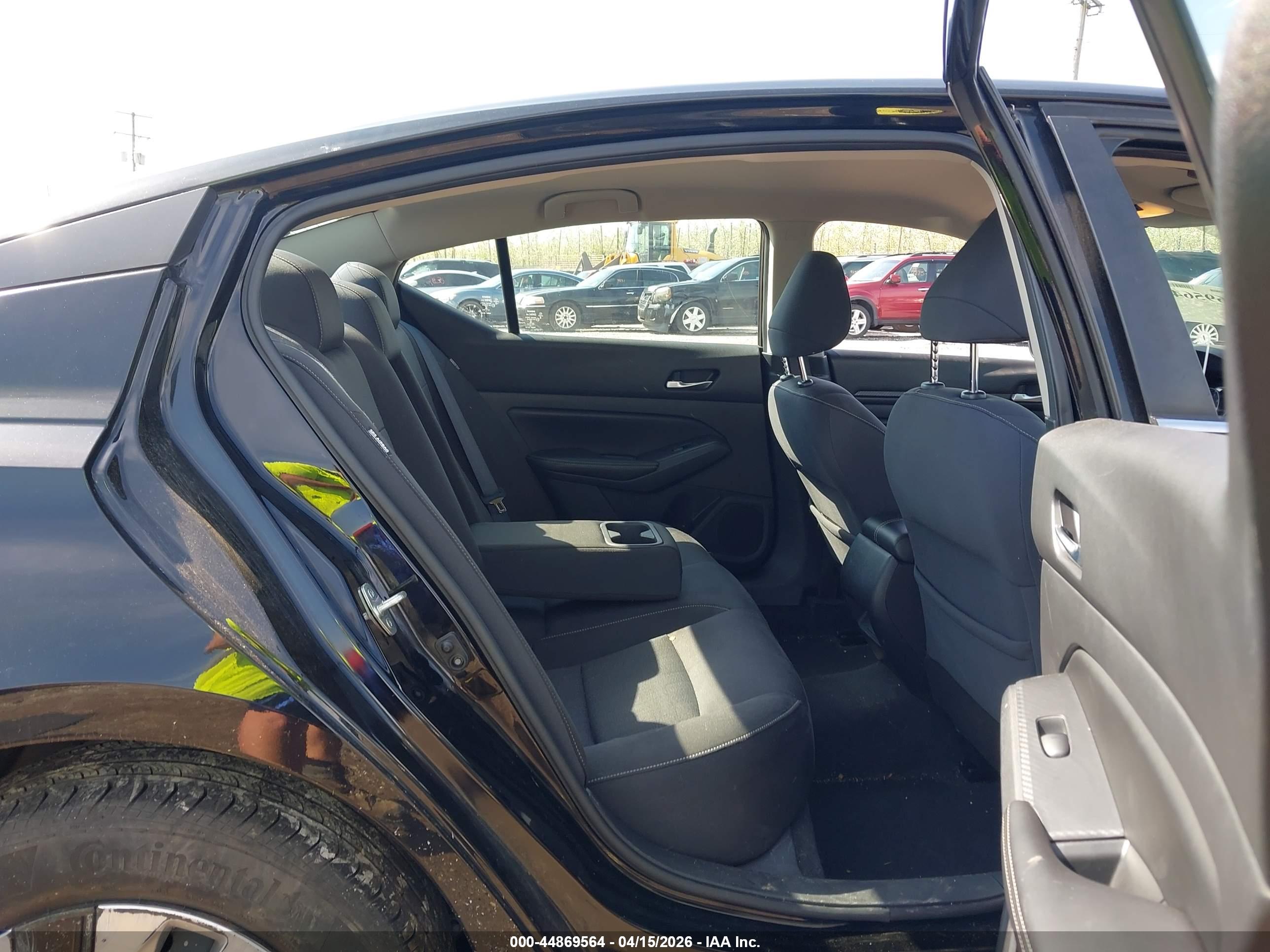 NISSAN ALTIMA image 8