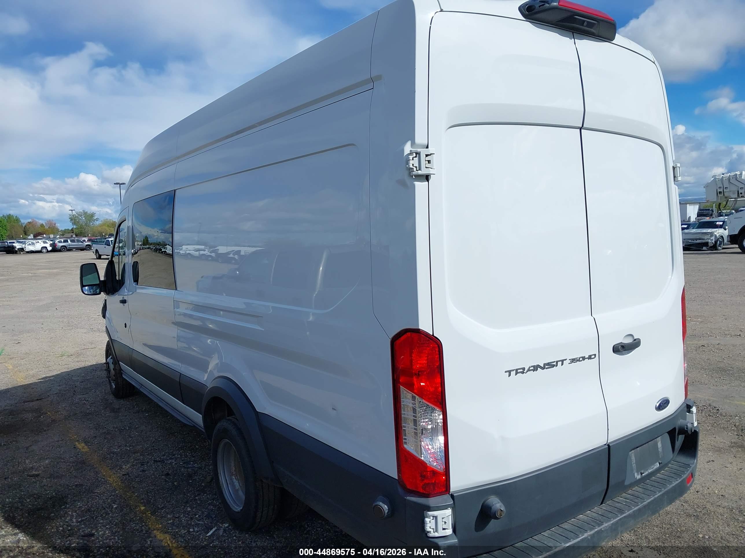 FORD TRANSIT-350 image 3