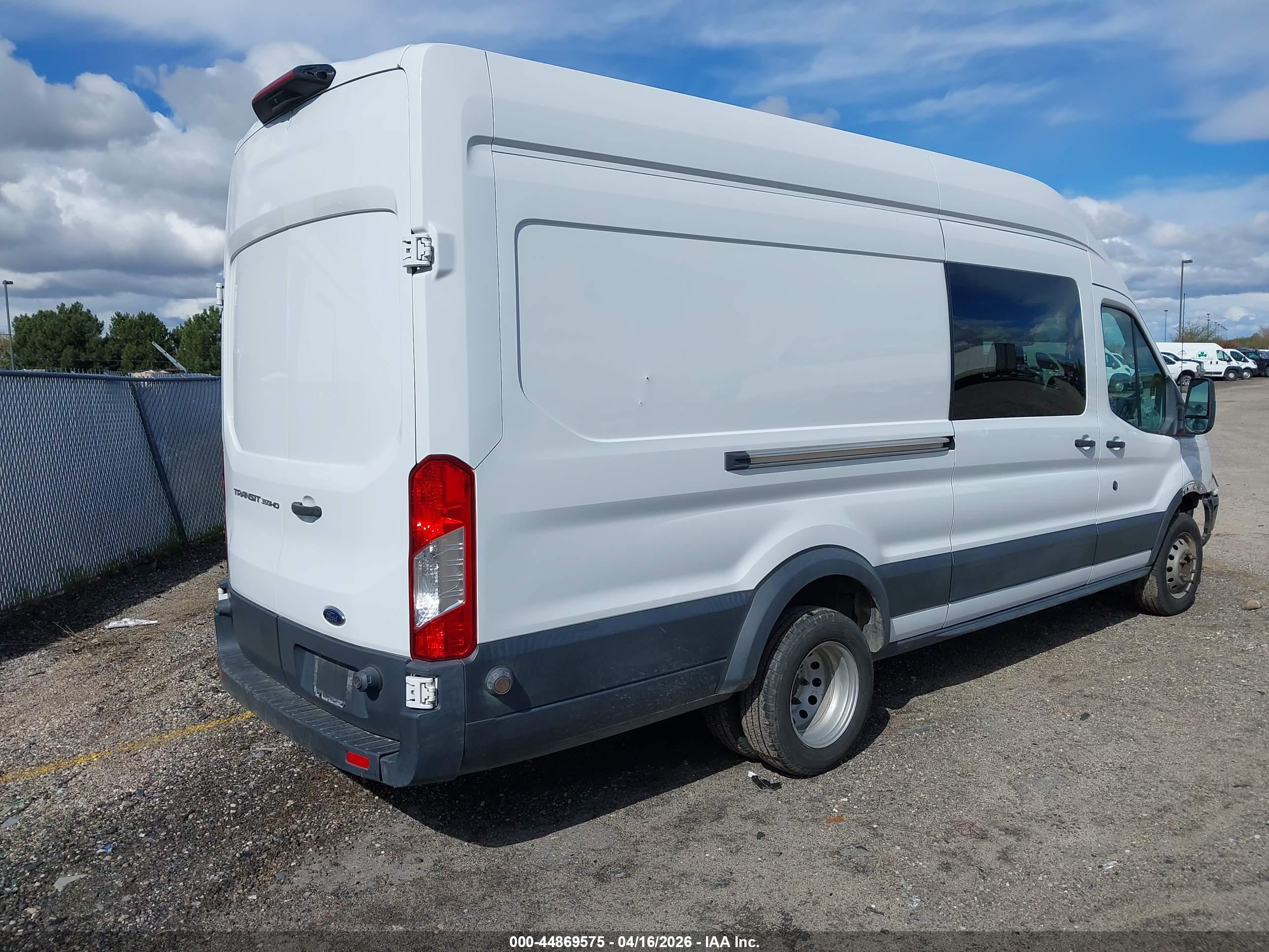 FORD TRANSIT-350 image 4