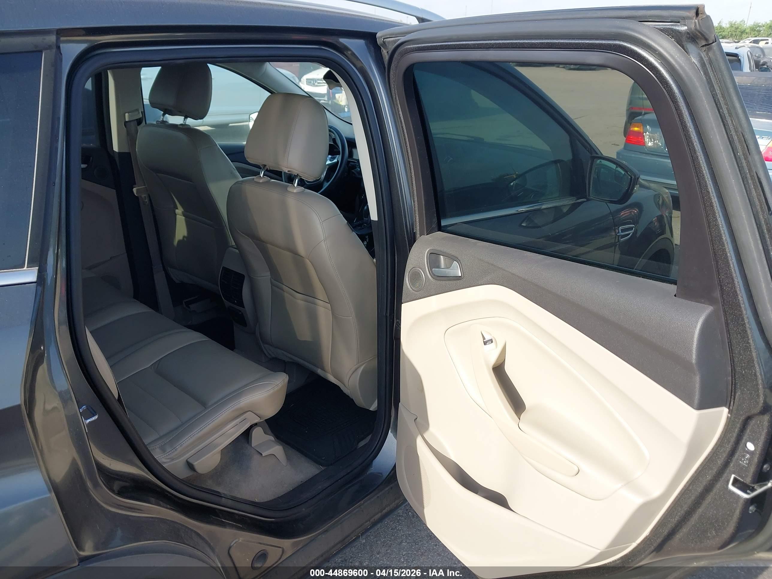 FORD ESCAPE image 8