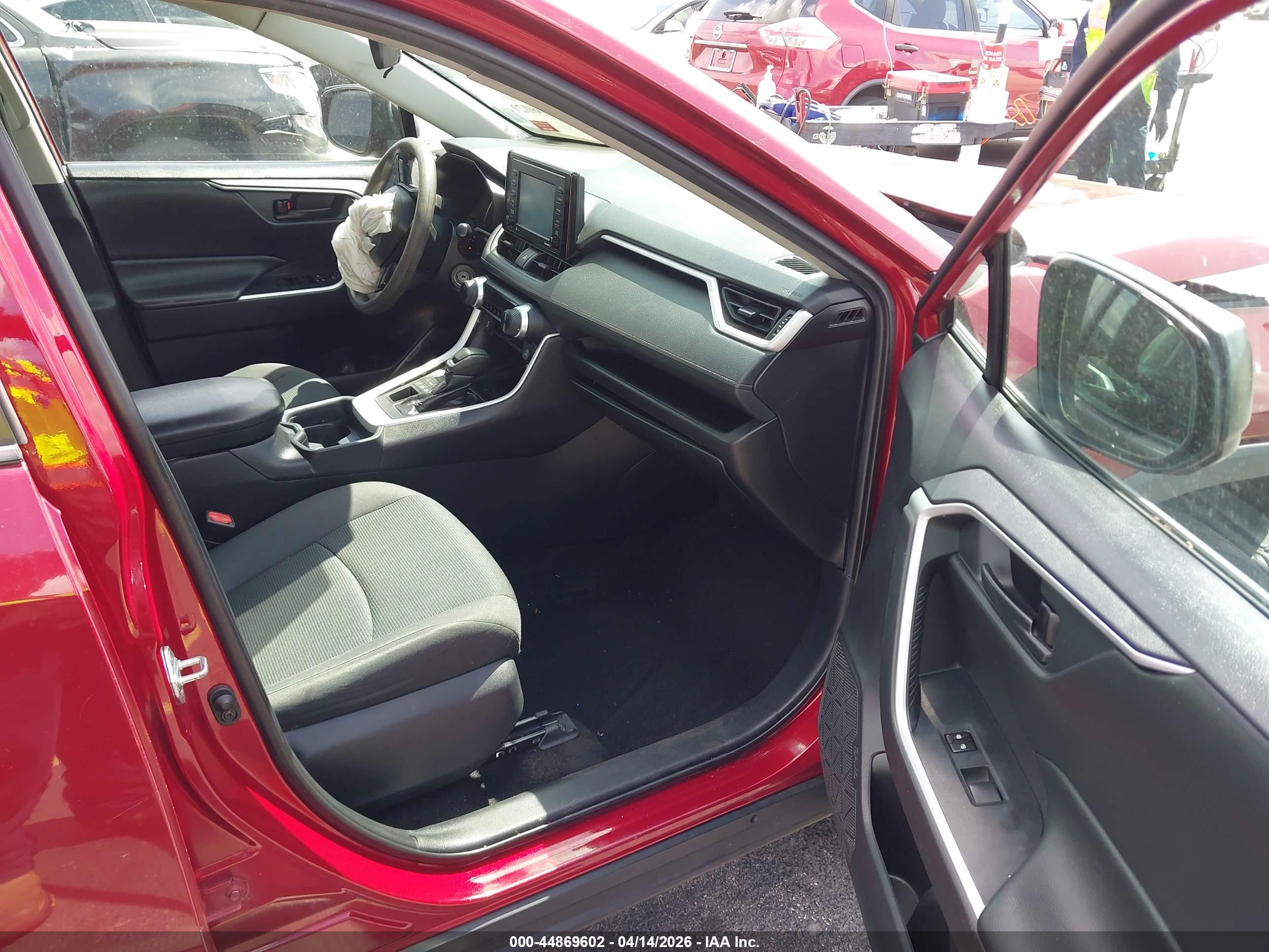 TOYOTA RAV4 image 5