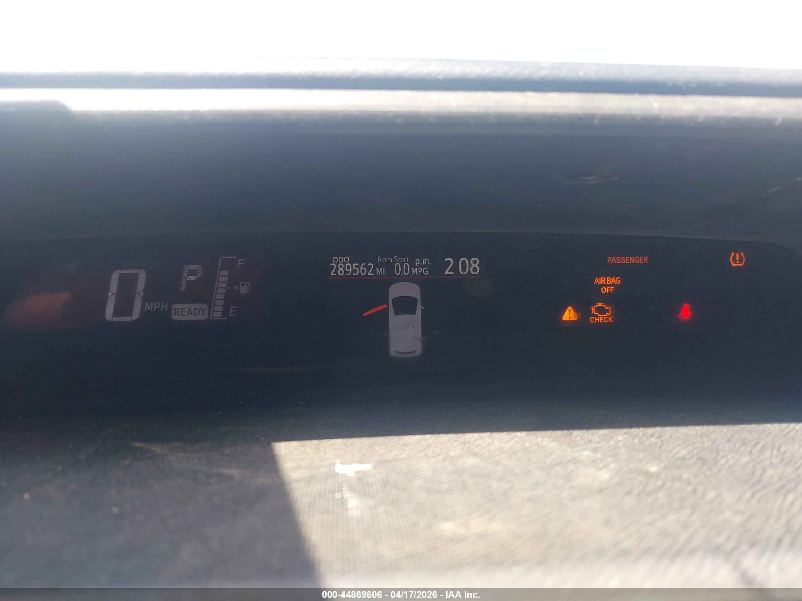 TOYOTA PRIUS image 7