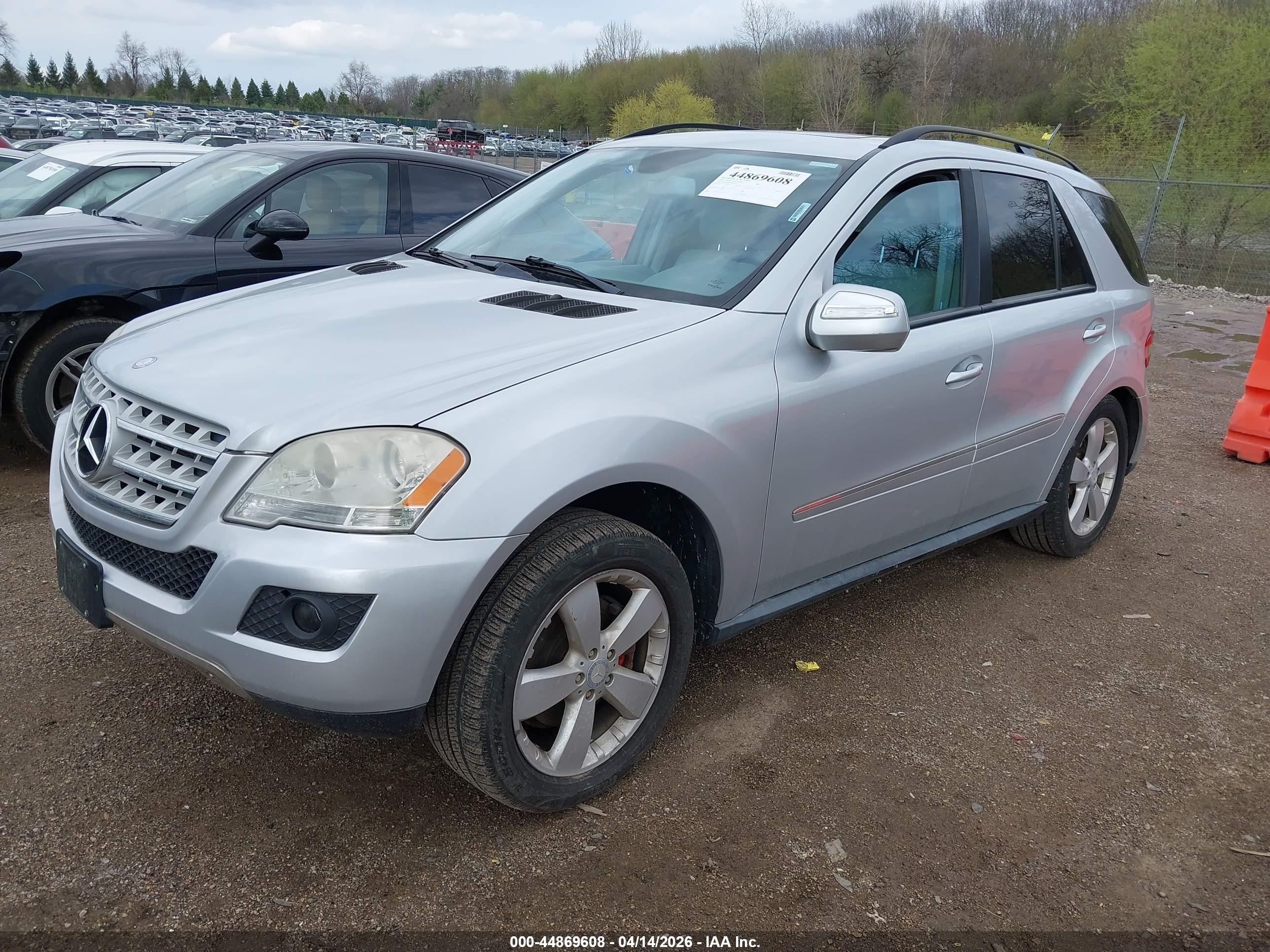 MERCEDES-BENZ ML image 2