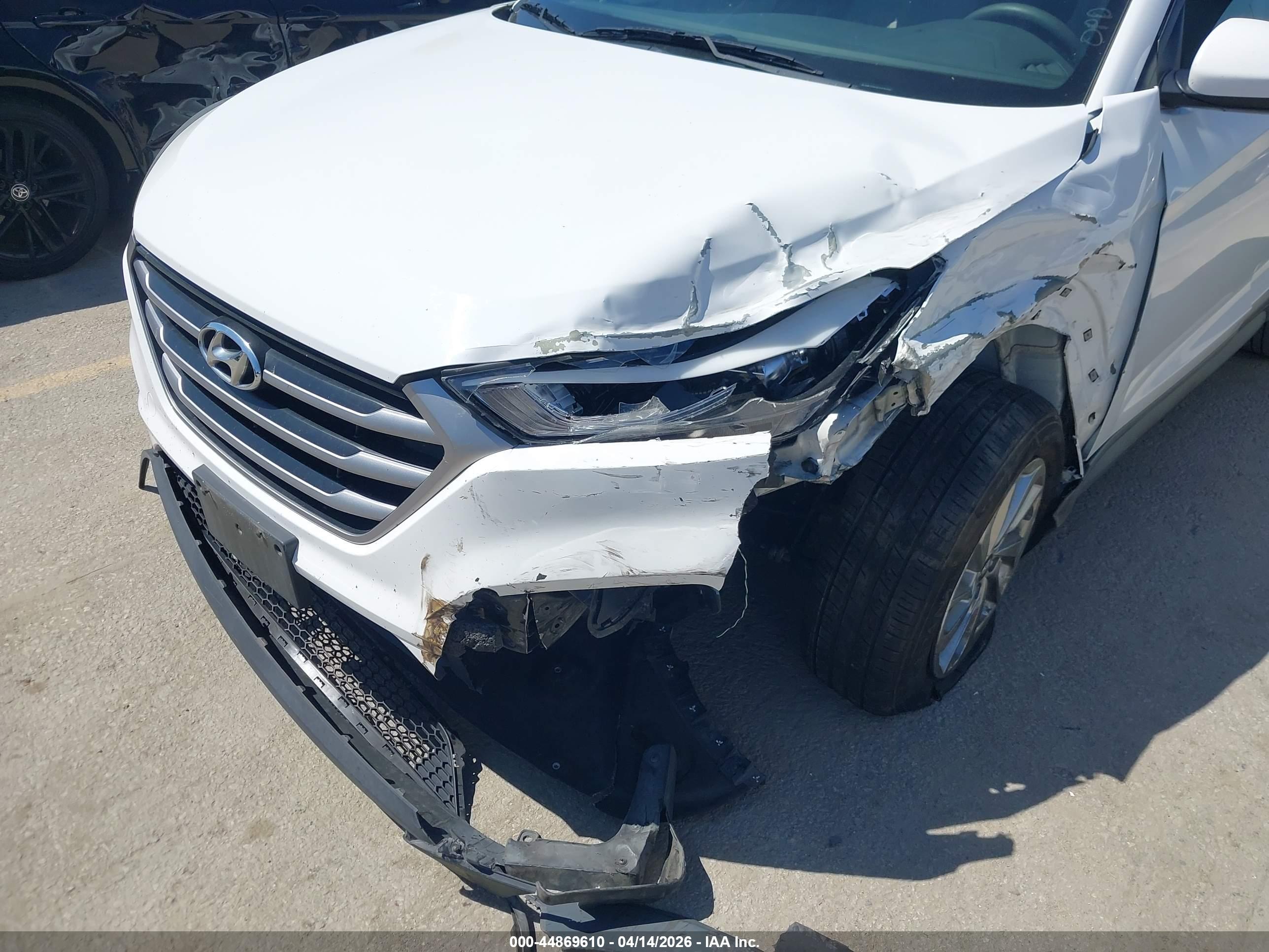 HYUNDAI TUCSON image 6