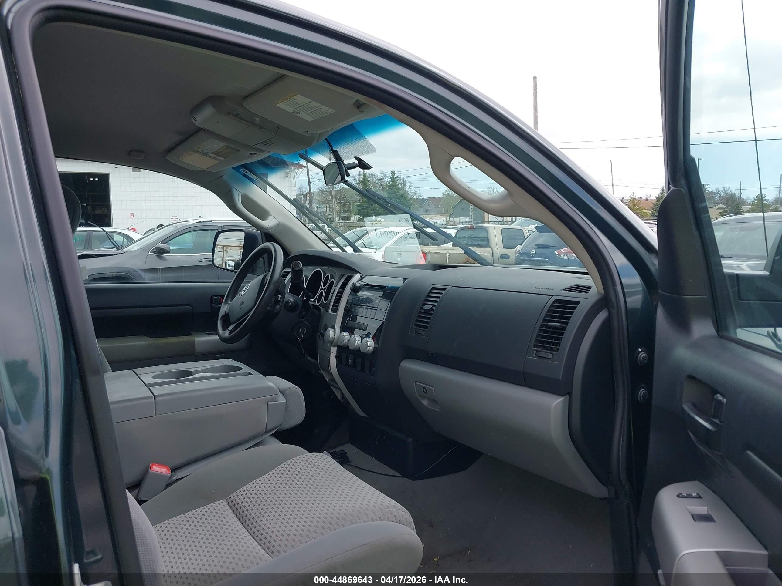 TOYOTA TUNDRA image 5