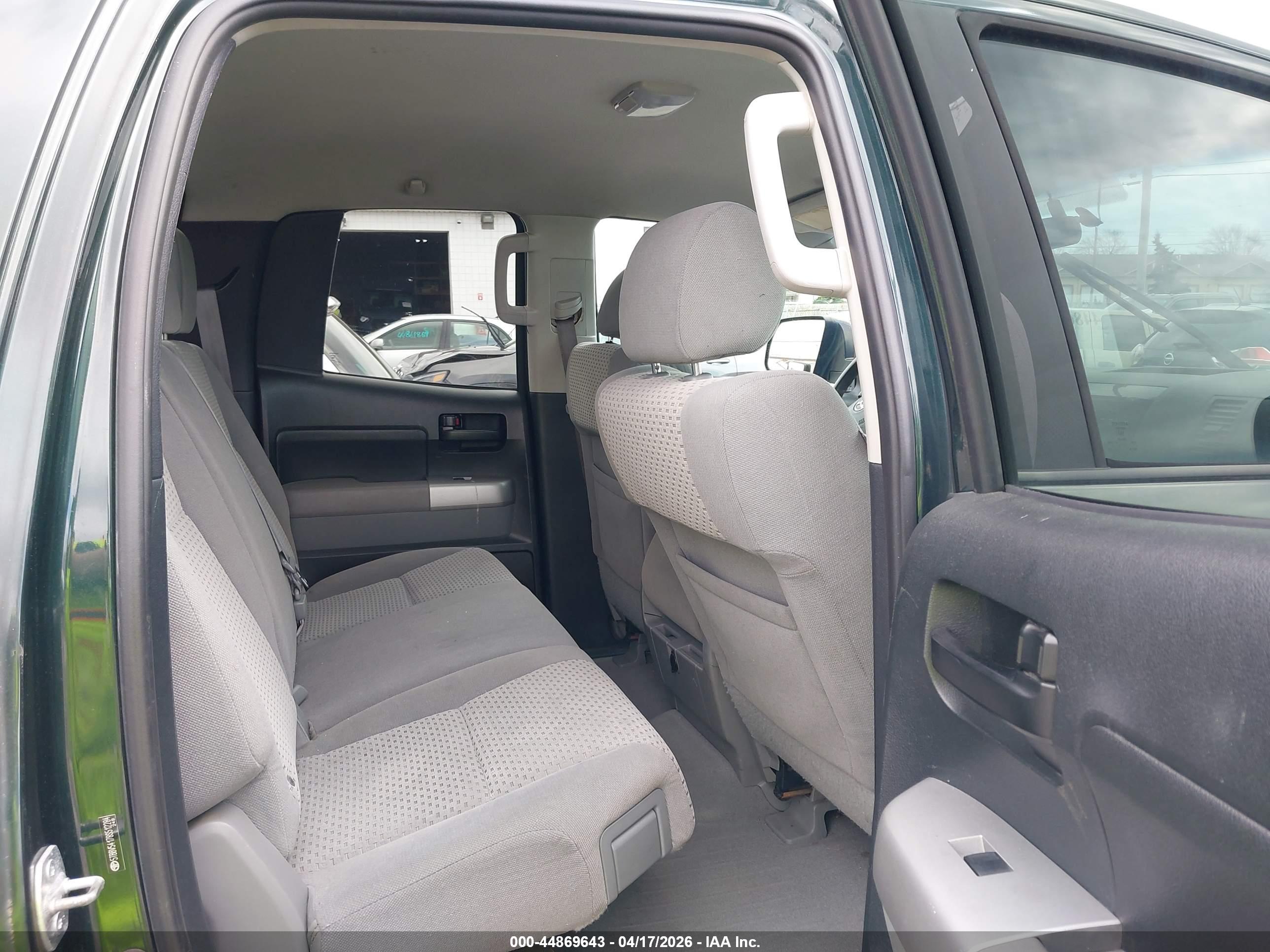 TOYOTA TUNDRA image 8