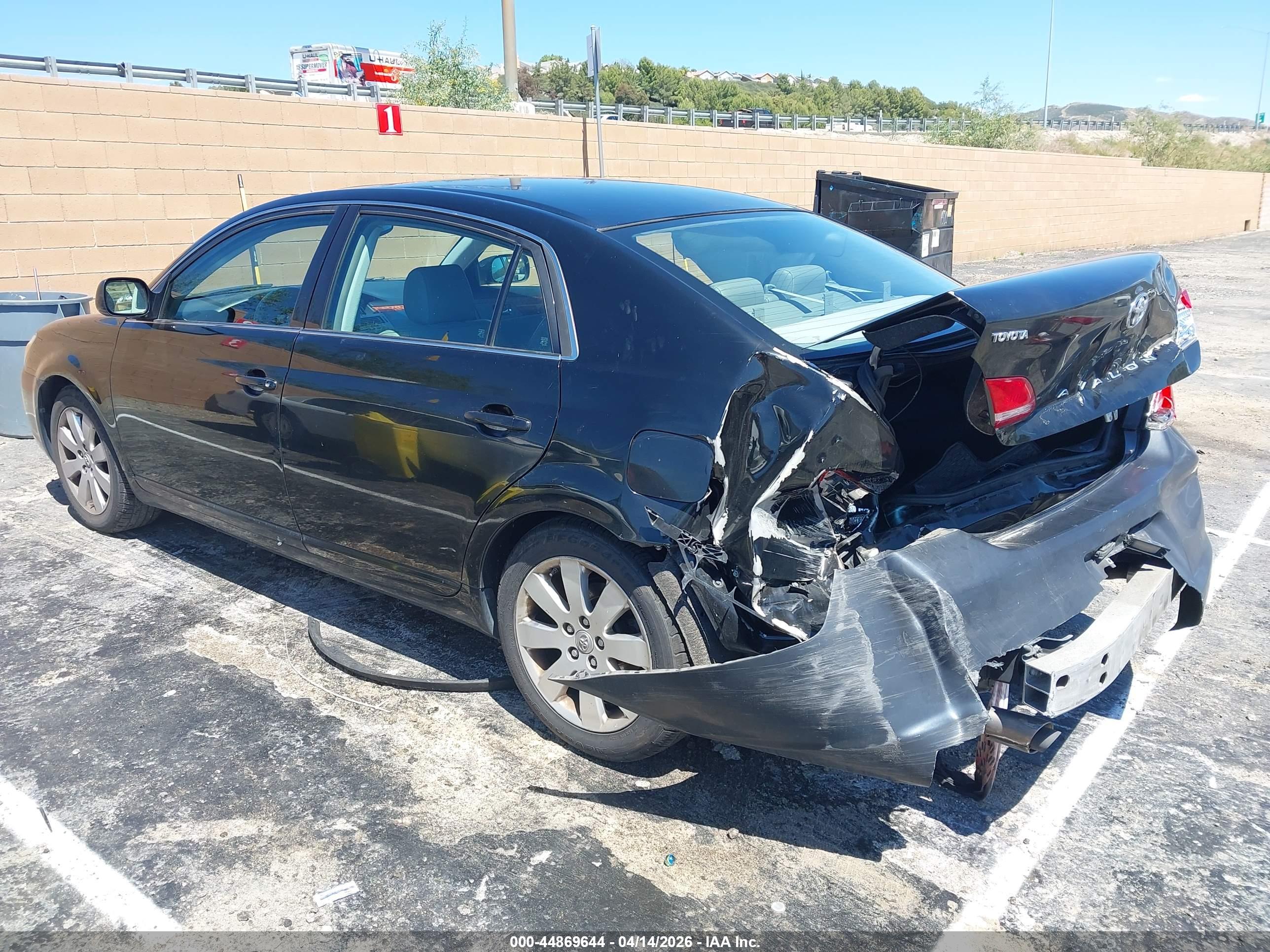 TOYOTA AVALON image 3