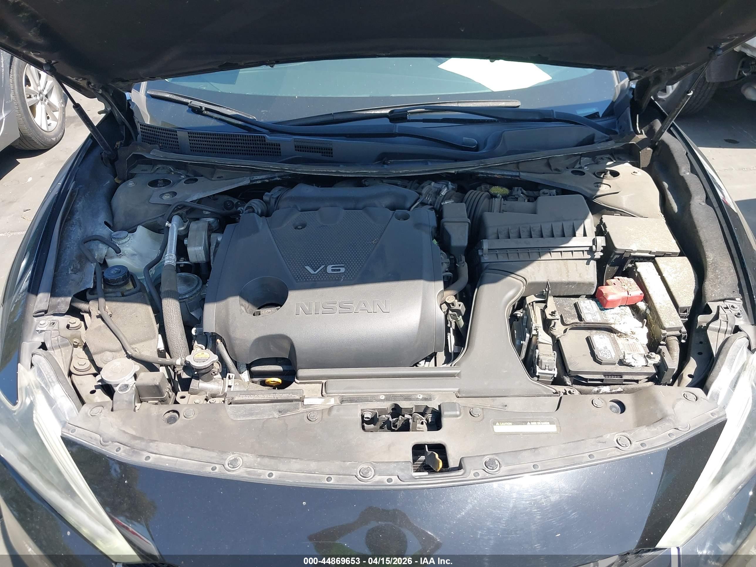 NISSAN MAXIMA image 10