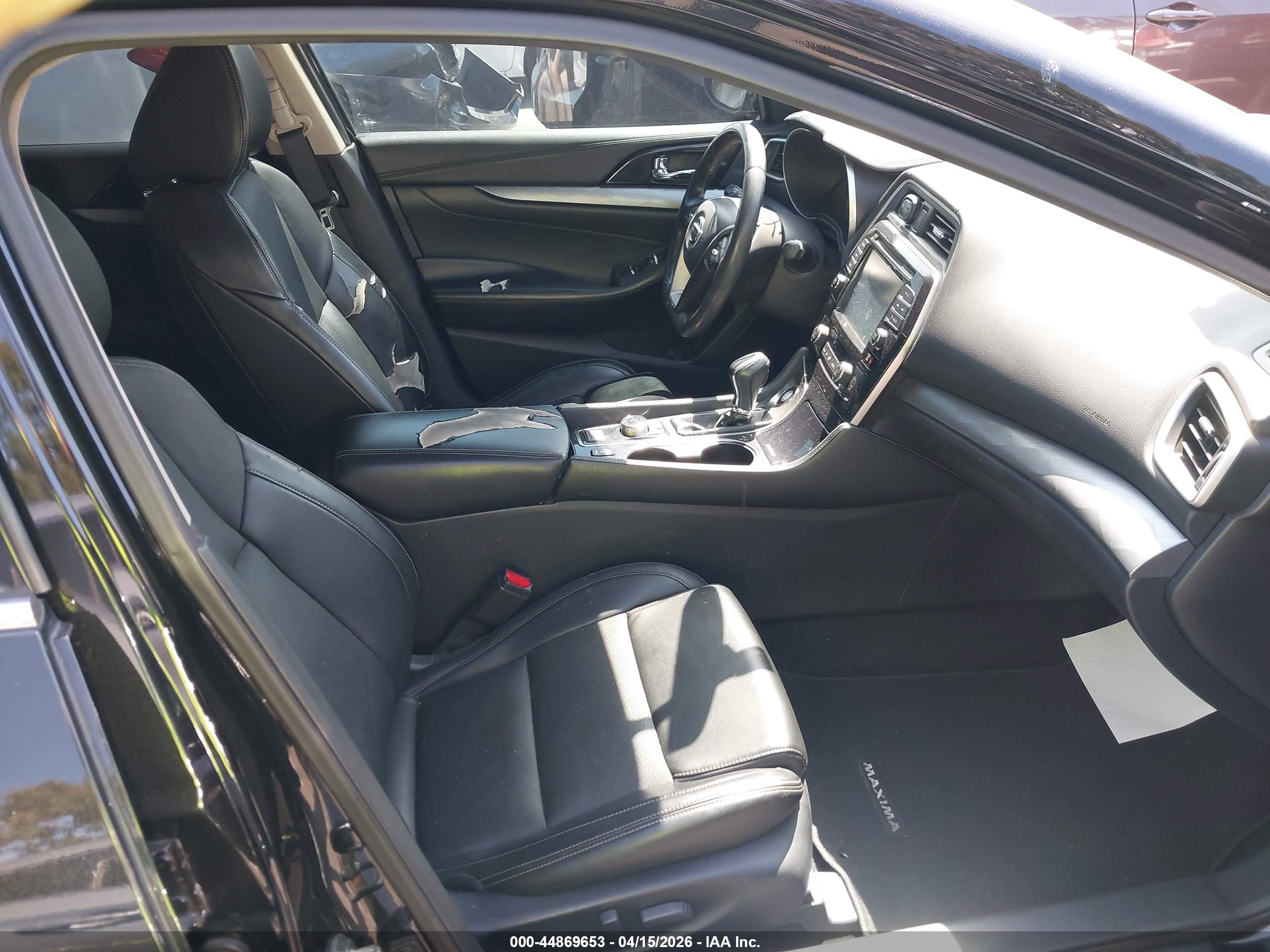 NISSAN MAXIMA image 5