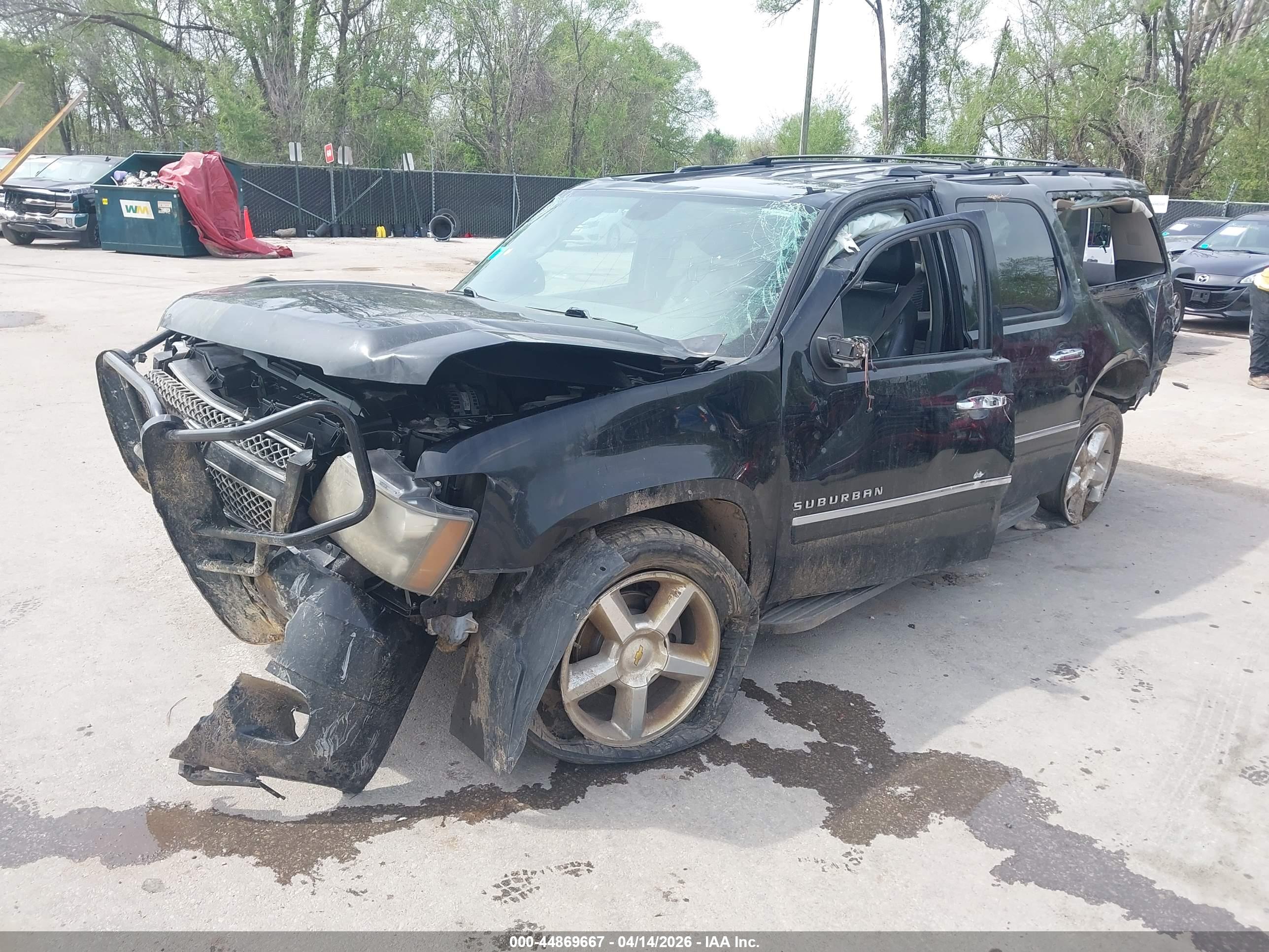 CHEVROLET SUBURBAN image 2