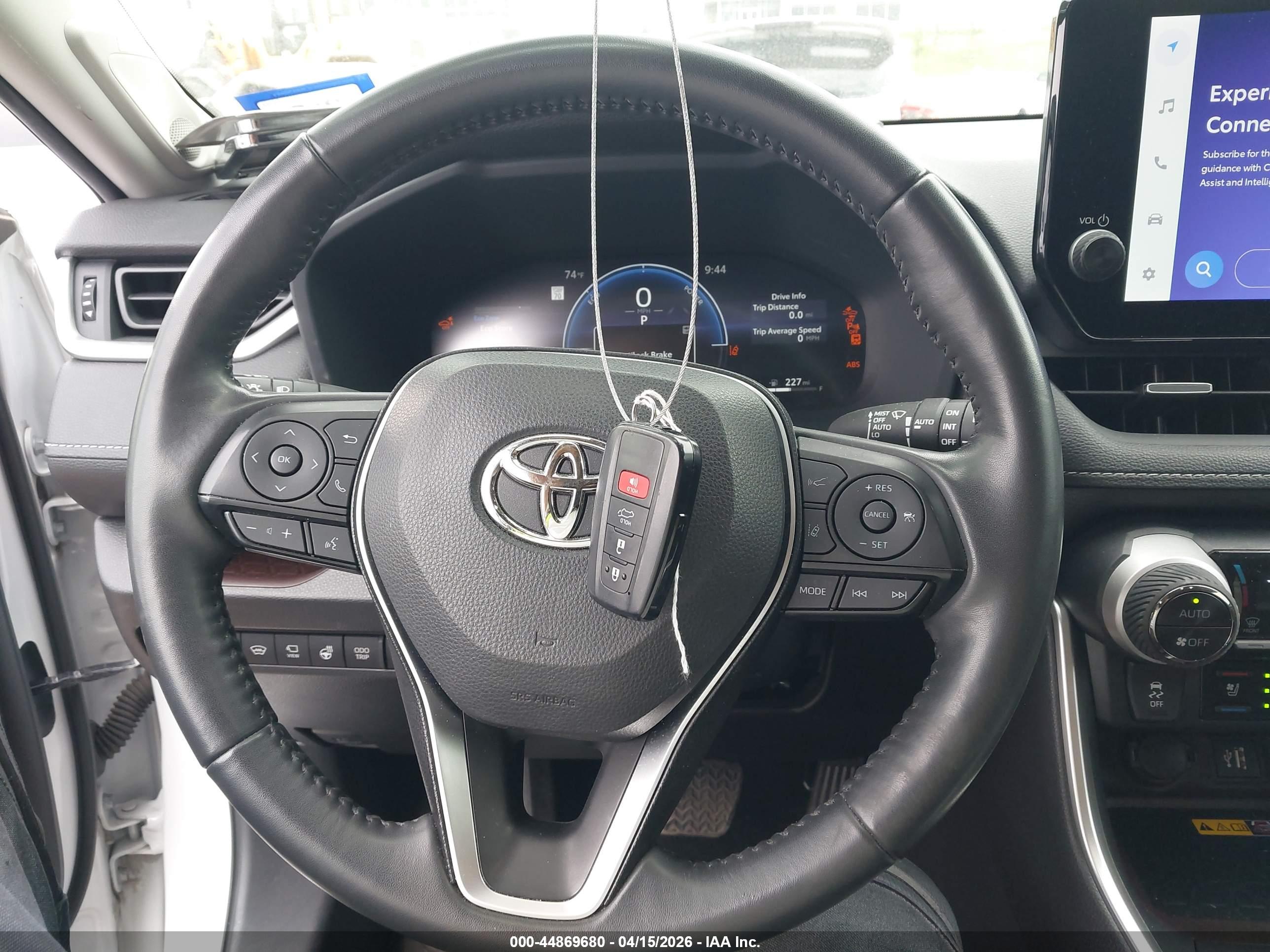 TOYOTA RAV4 image 11