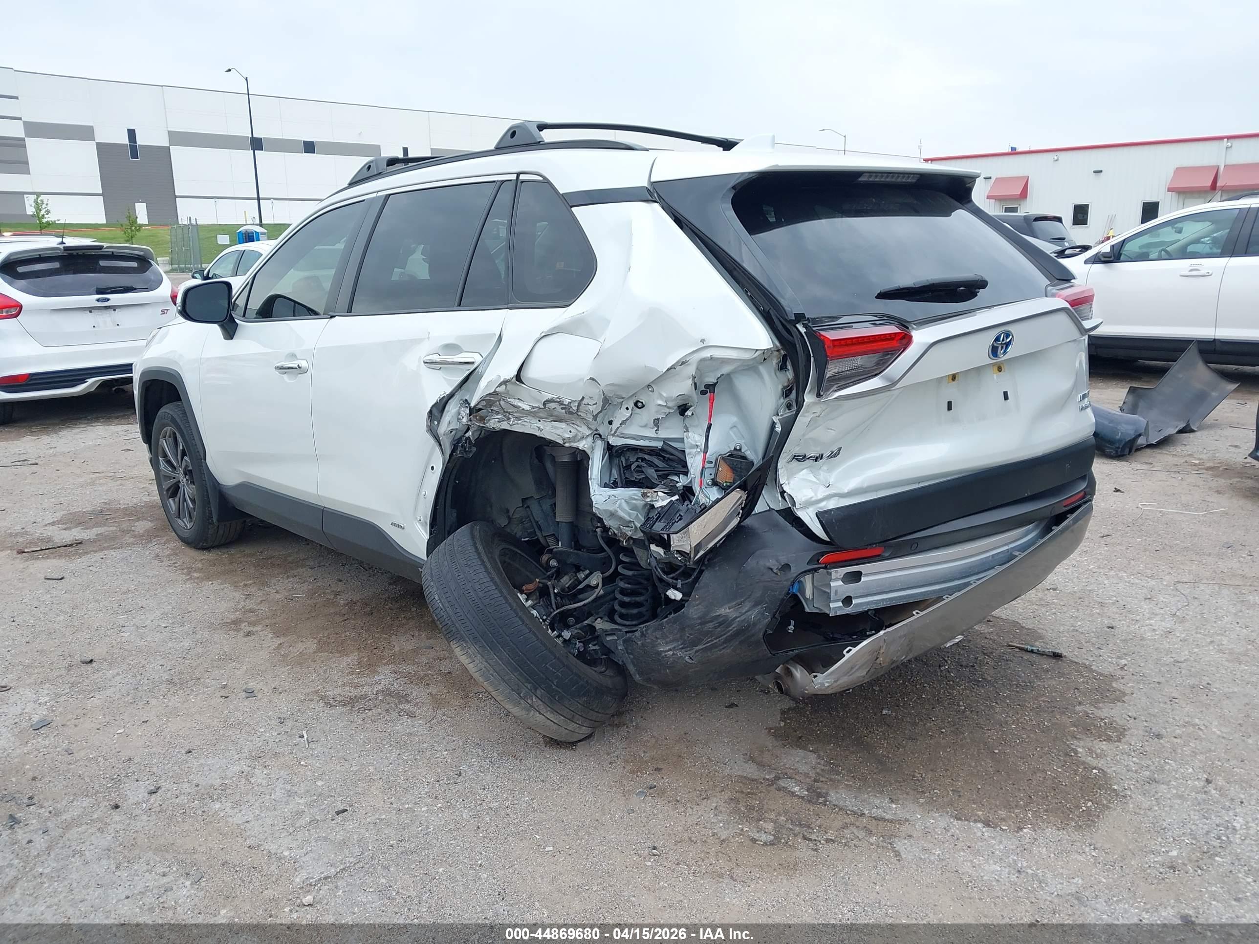 TOYOTA RAV4 image 3