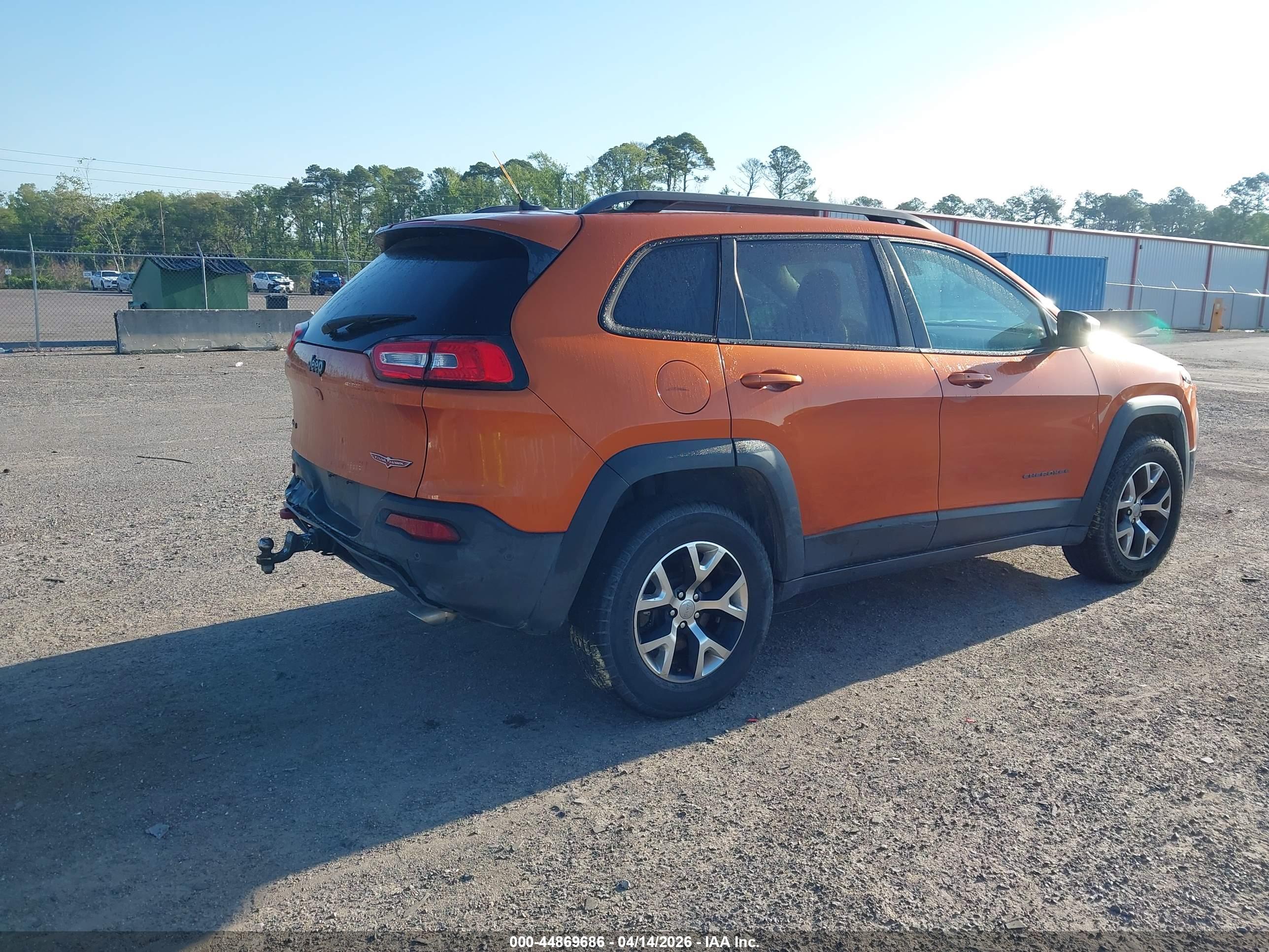 JEEP CHEROKEE image 4