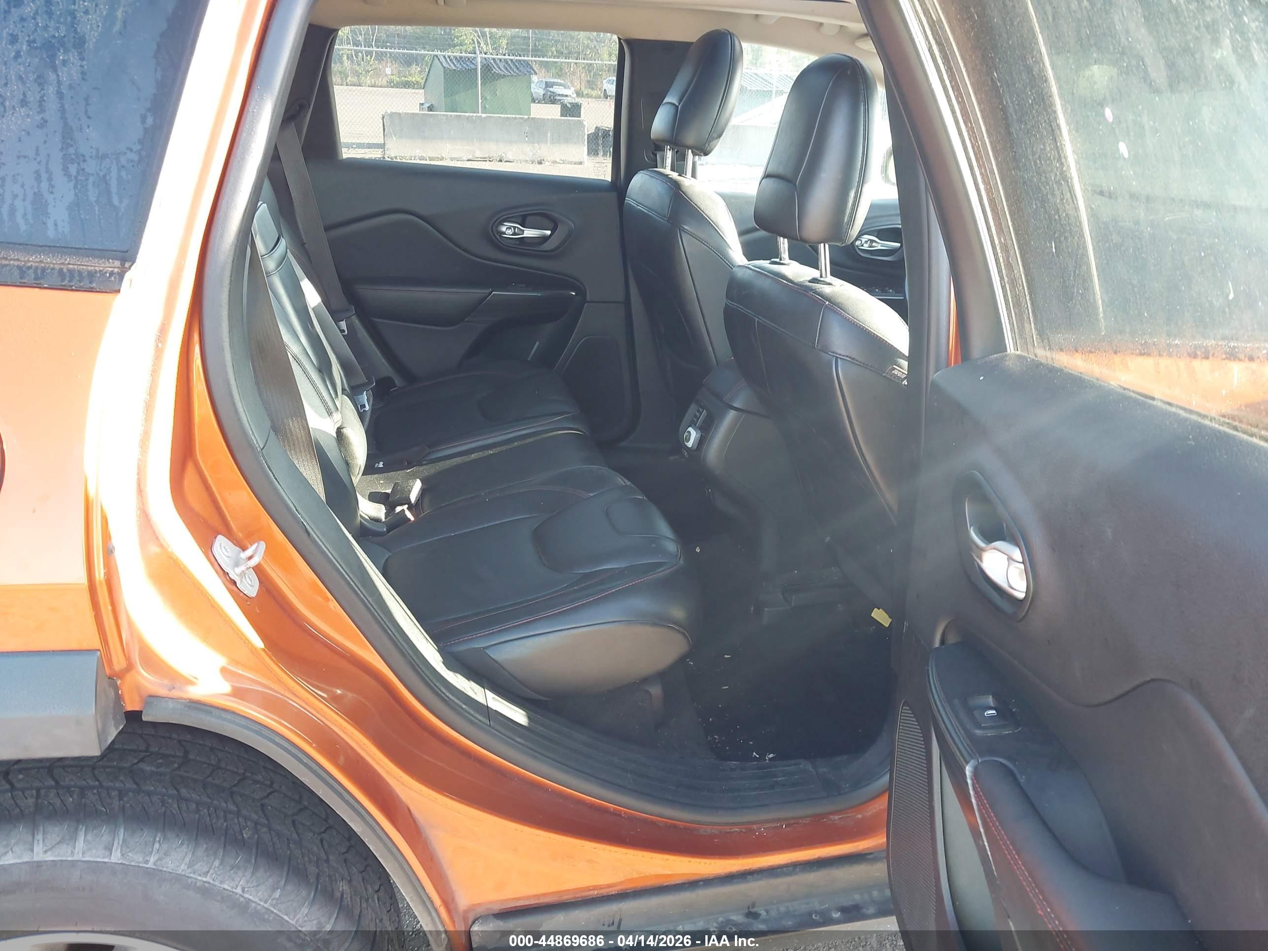 JEEP CHEROKEE image 8