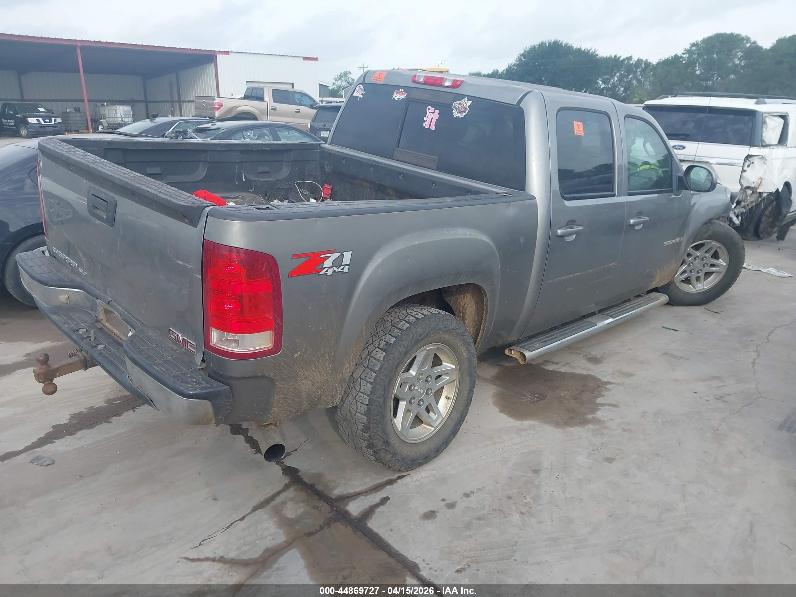 GMC SIERRA image 4