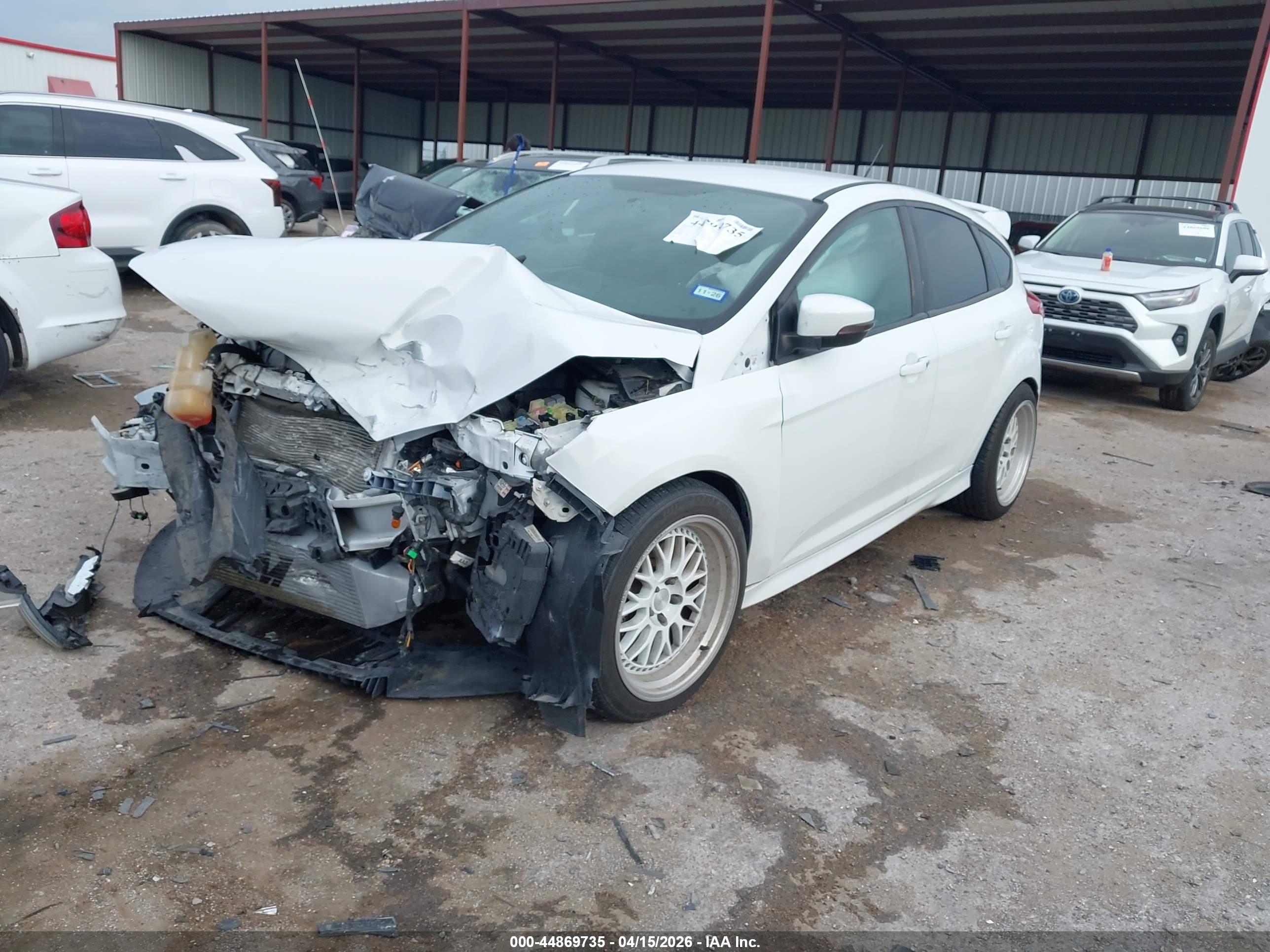FORD FOCUS image 2