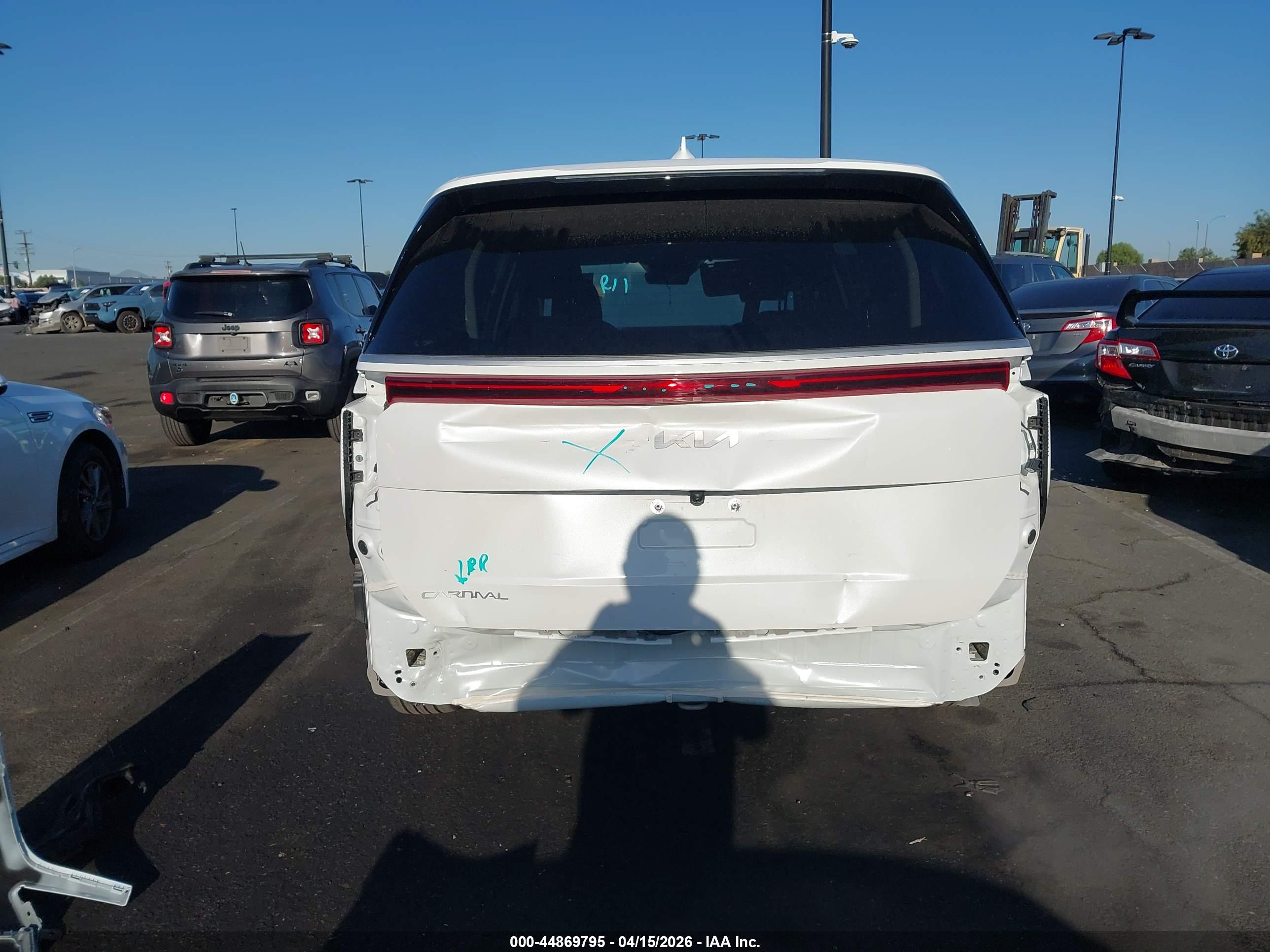 KIA CARNIVAL image 6