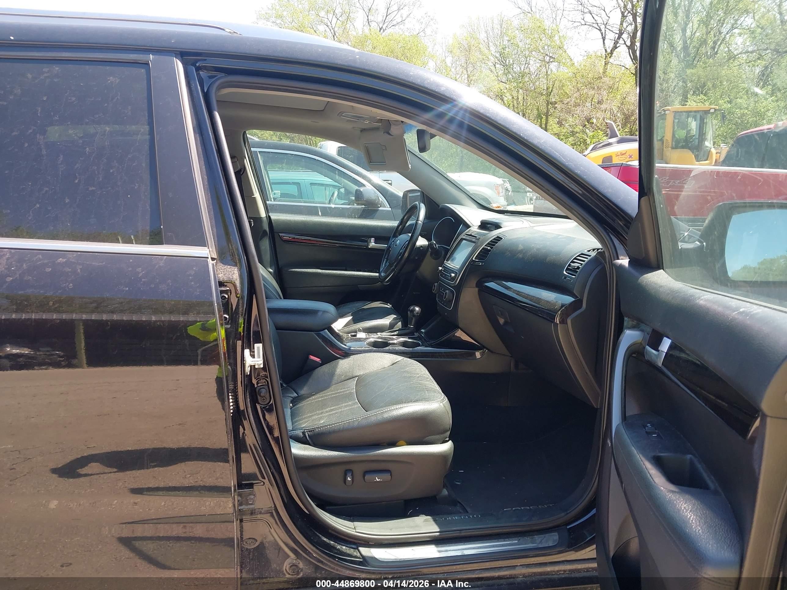 KIA SORENTO image 5