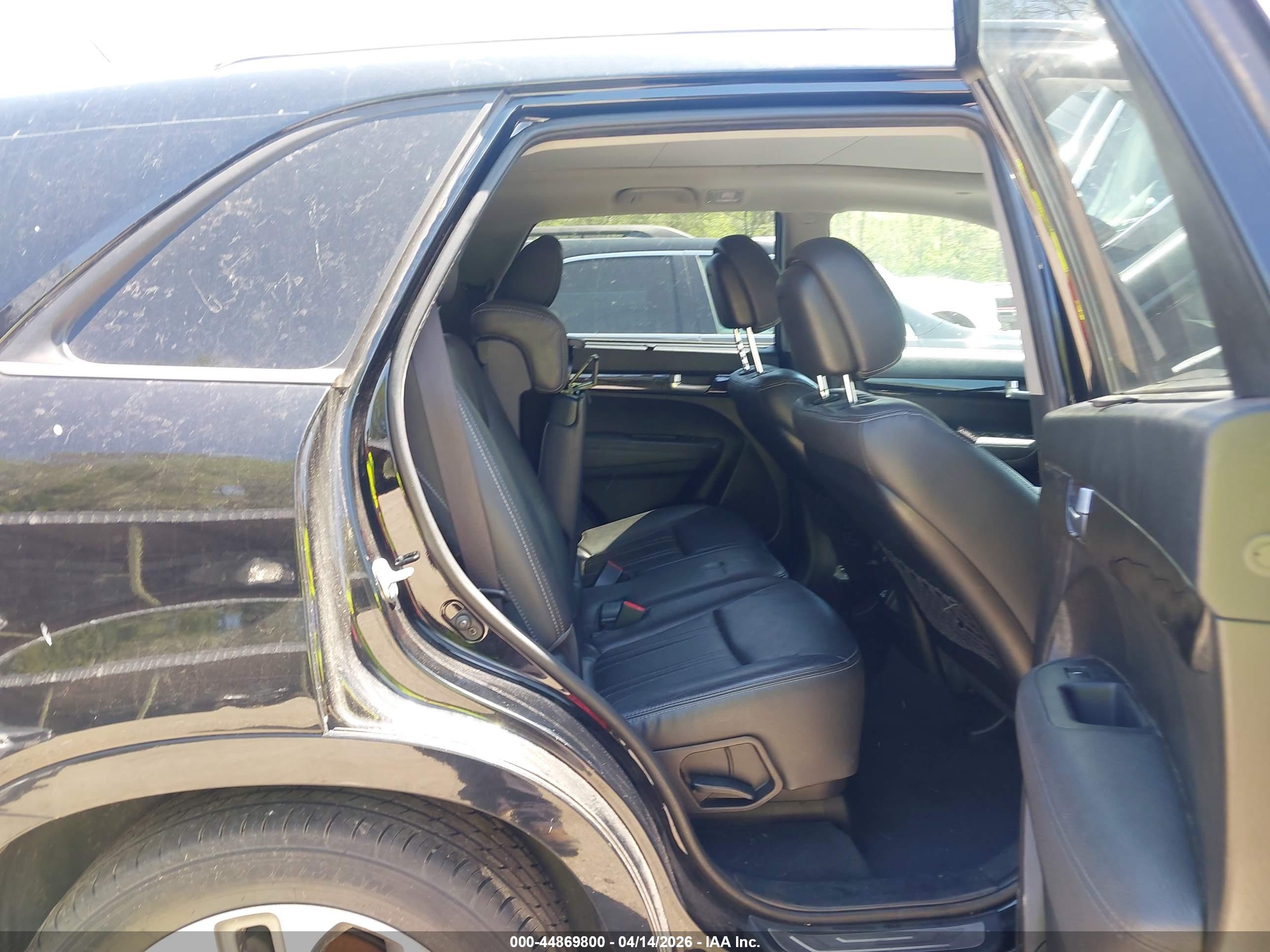 KIA SORENTO image 8