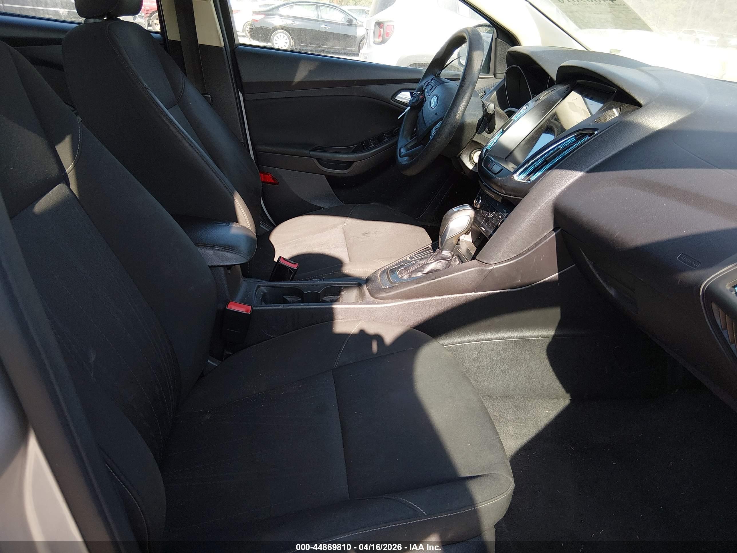 FORD FOCUS image 5