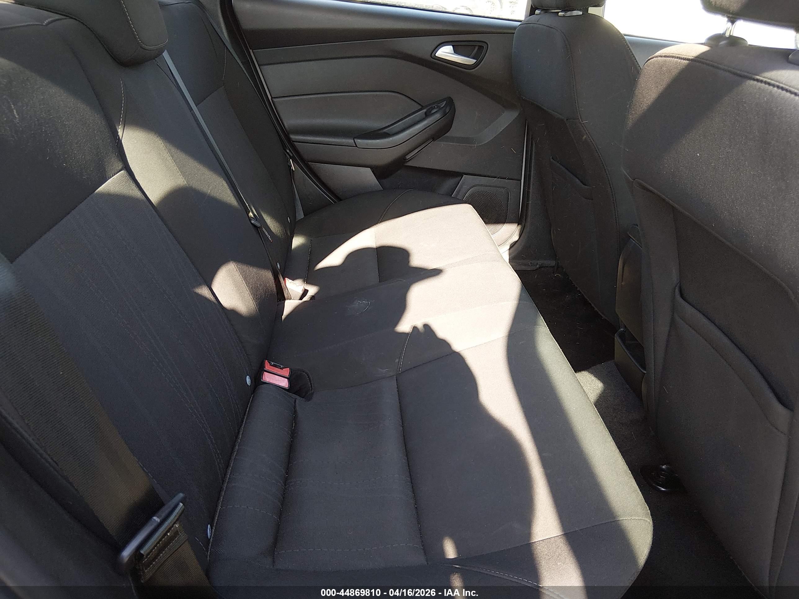 FORD FOCUS image 8