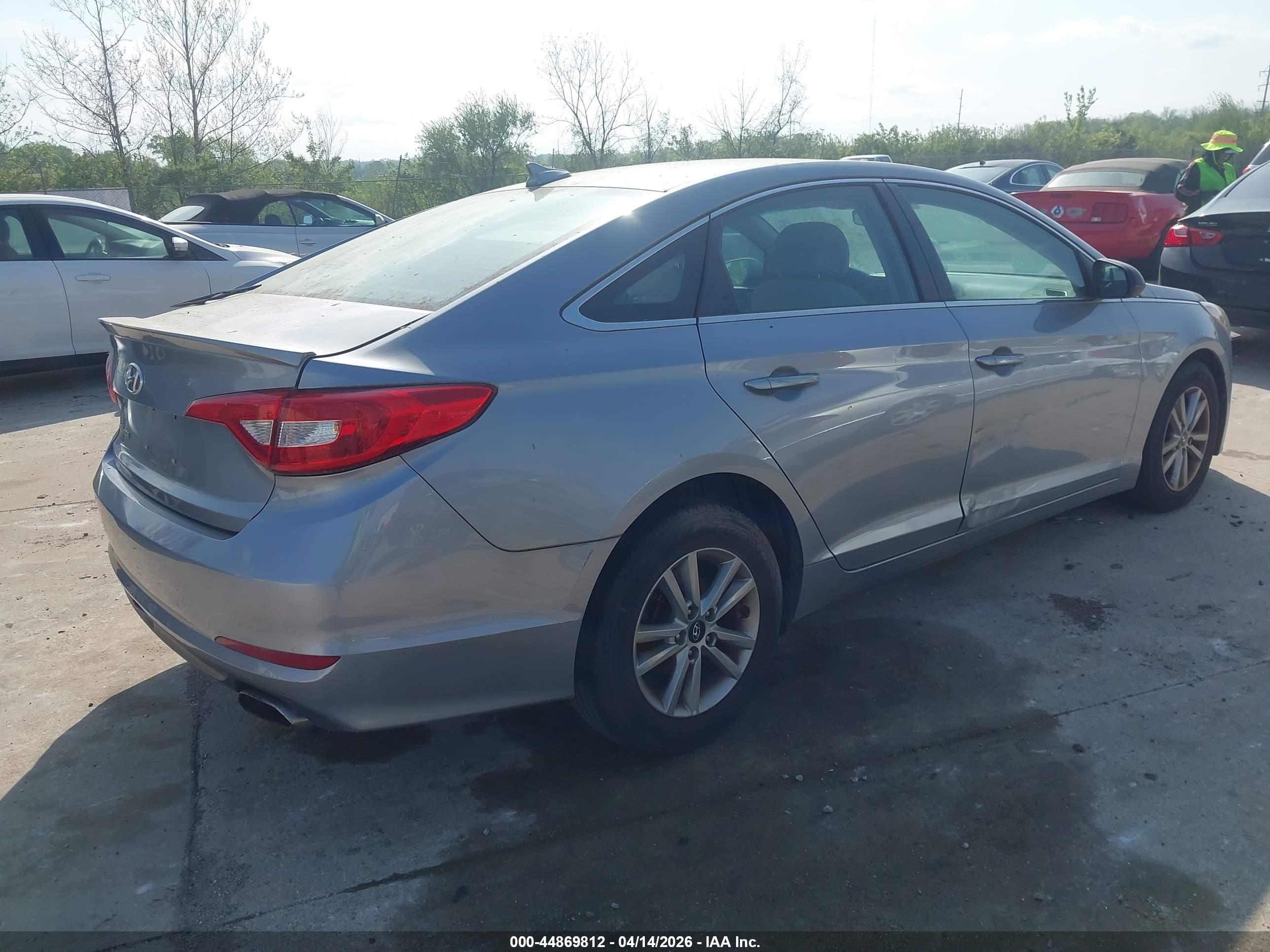 HYUNDAI SONATA image 4