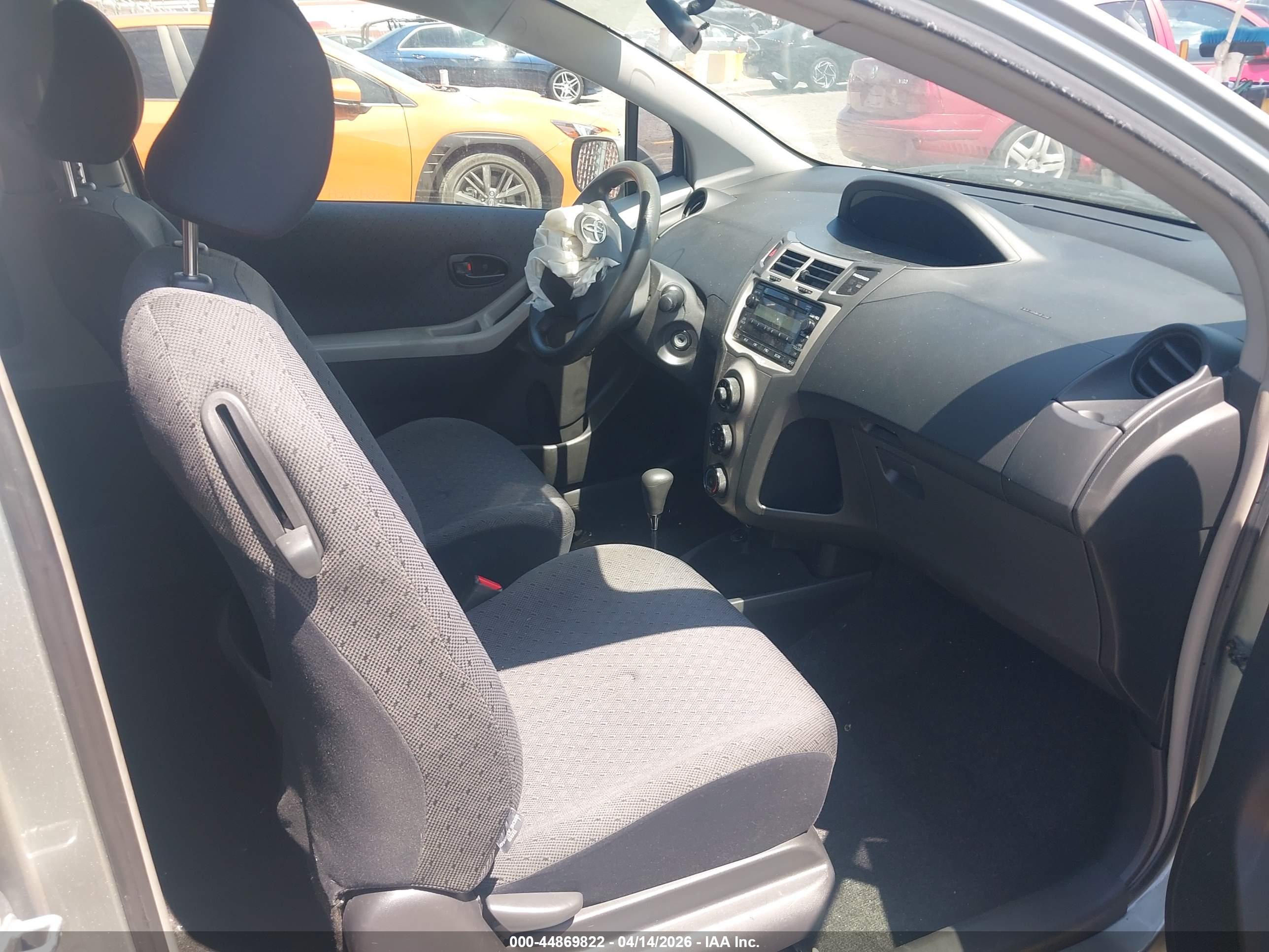 TOYOTA YARIS image 5