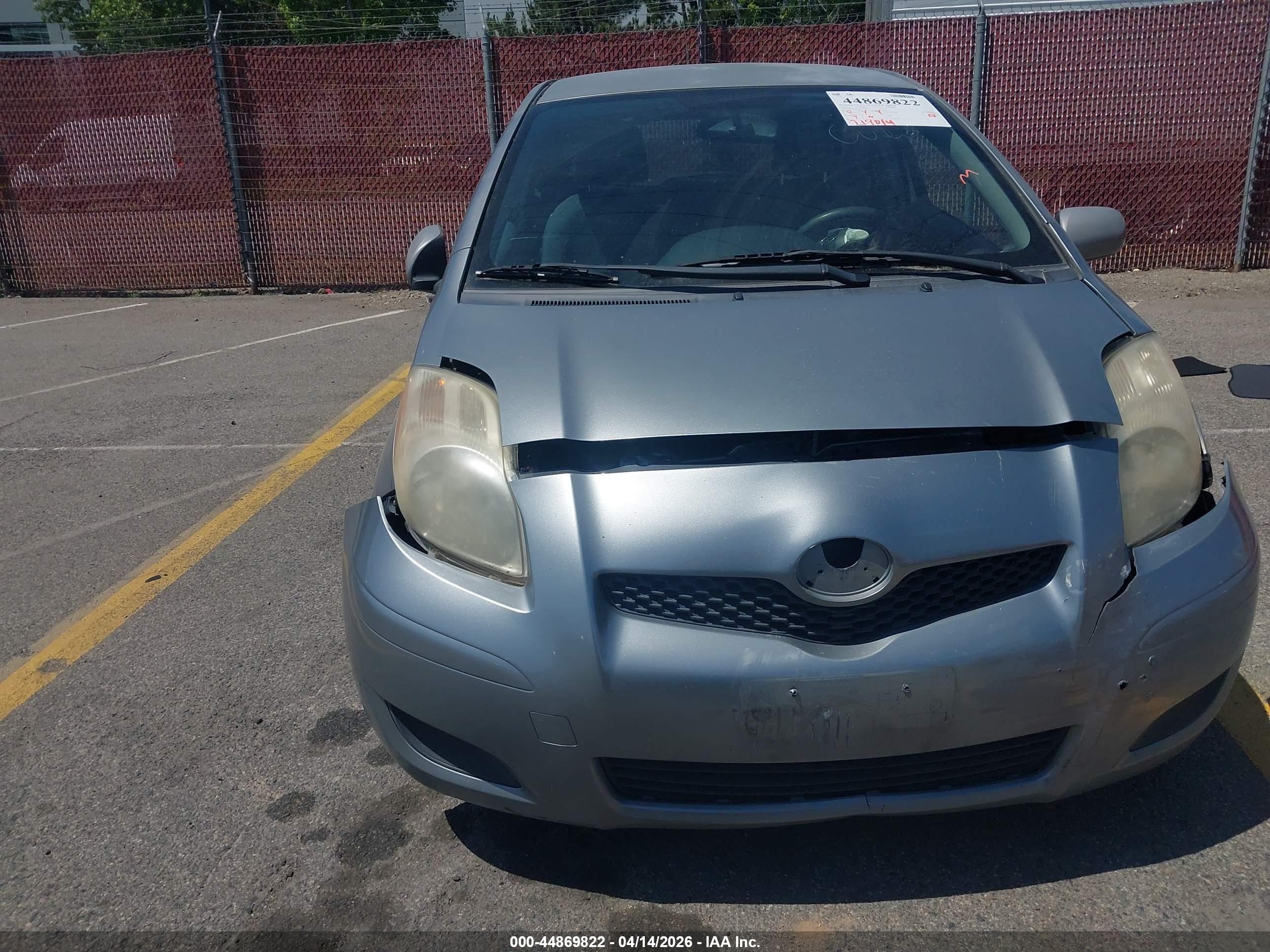 TOYOTA YARIS image 6
