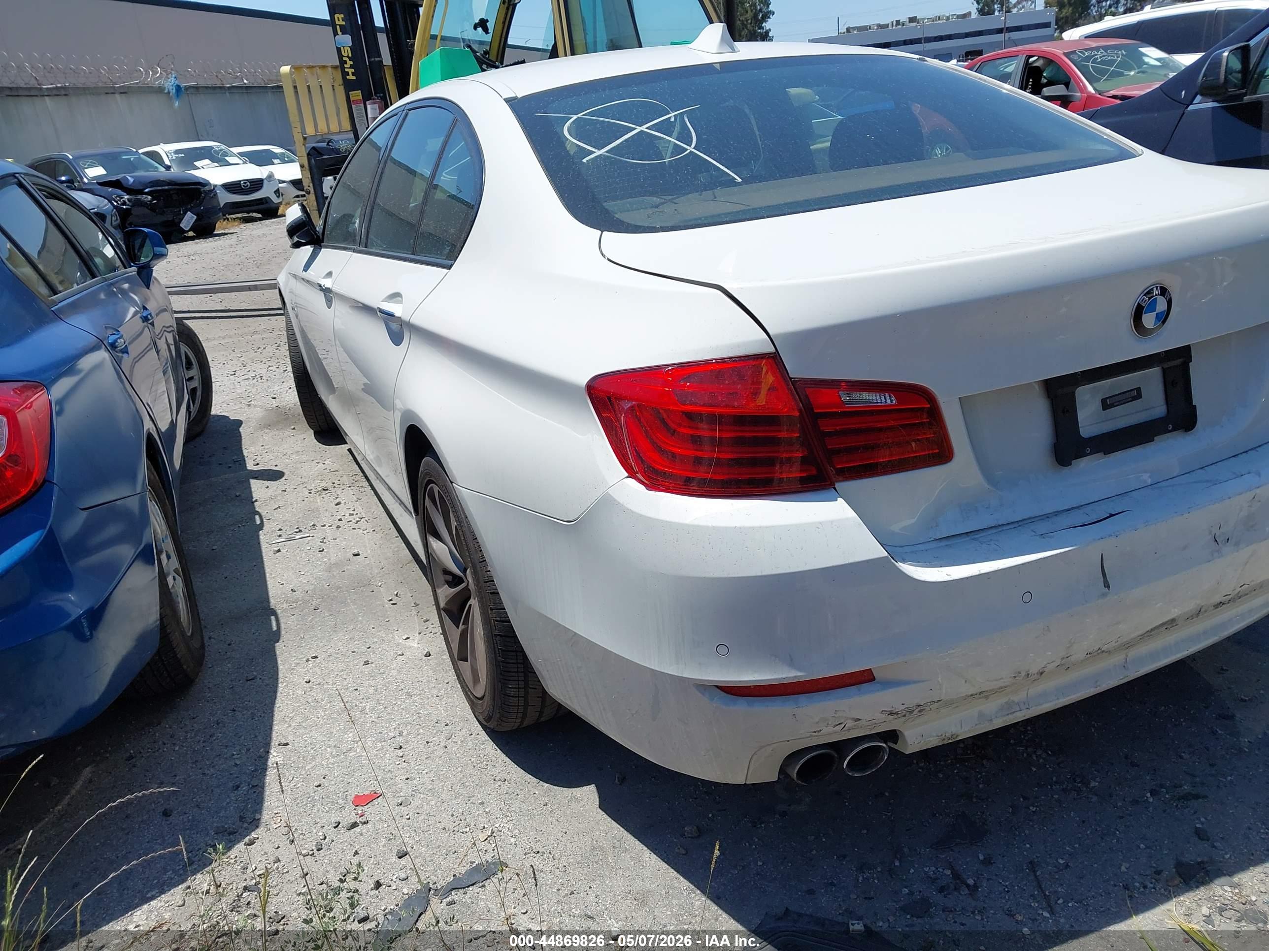 BMW 528I image 3