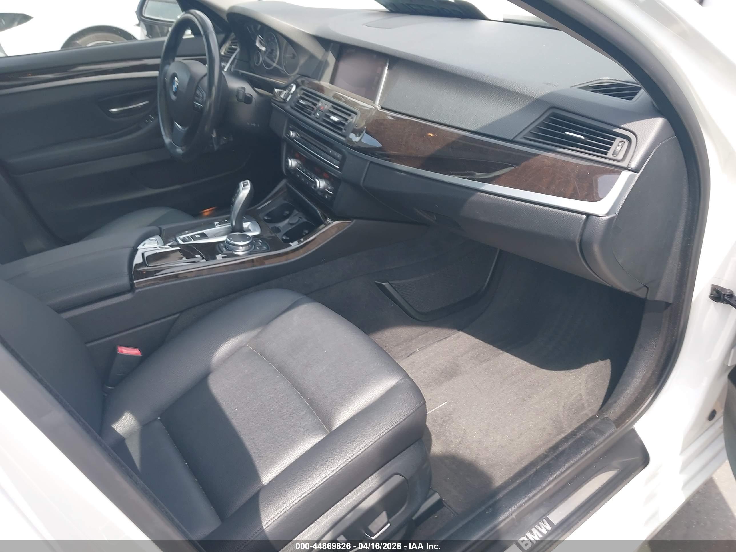 BMW 528I image 5