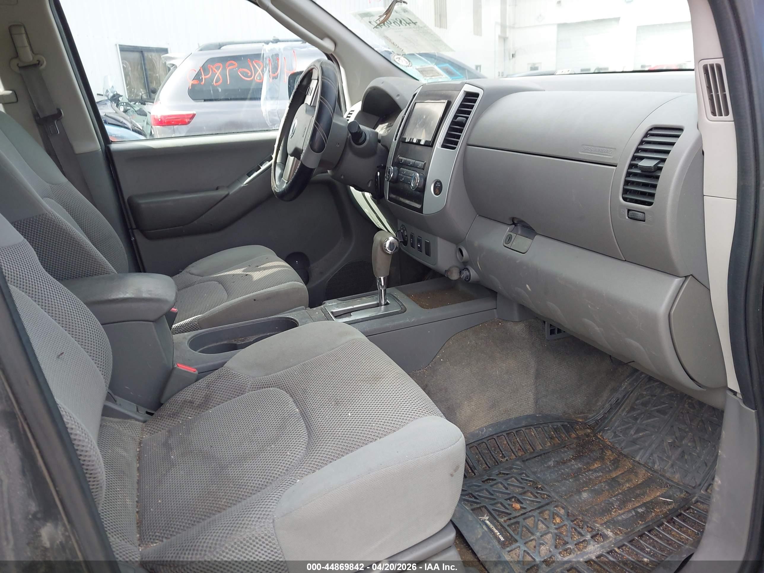 NISSAN FRONTIER image 5