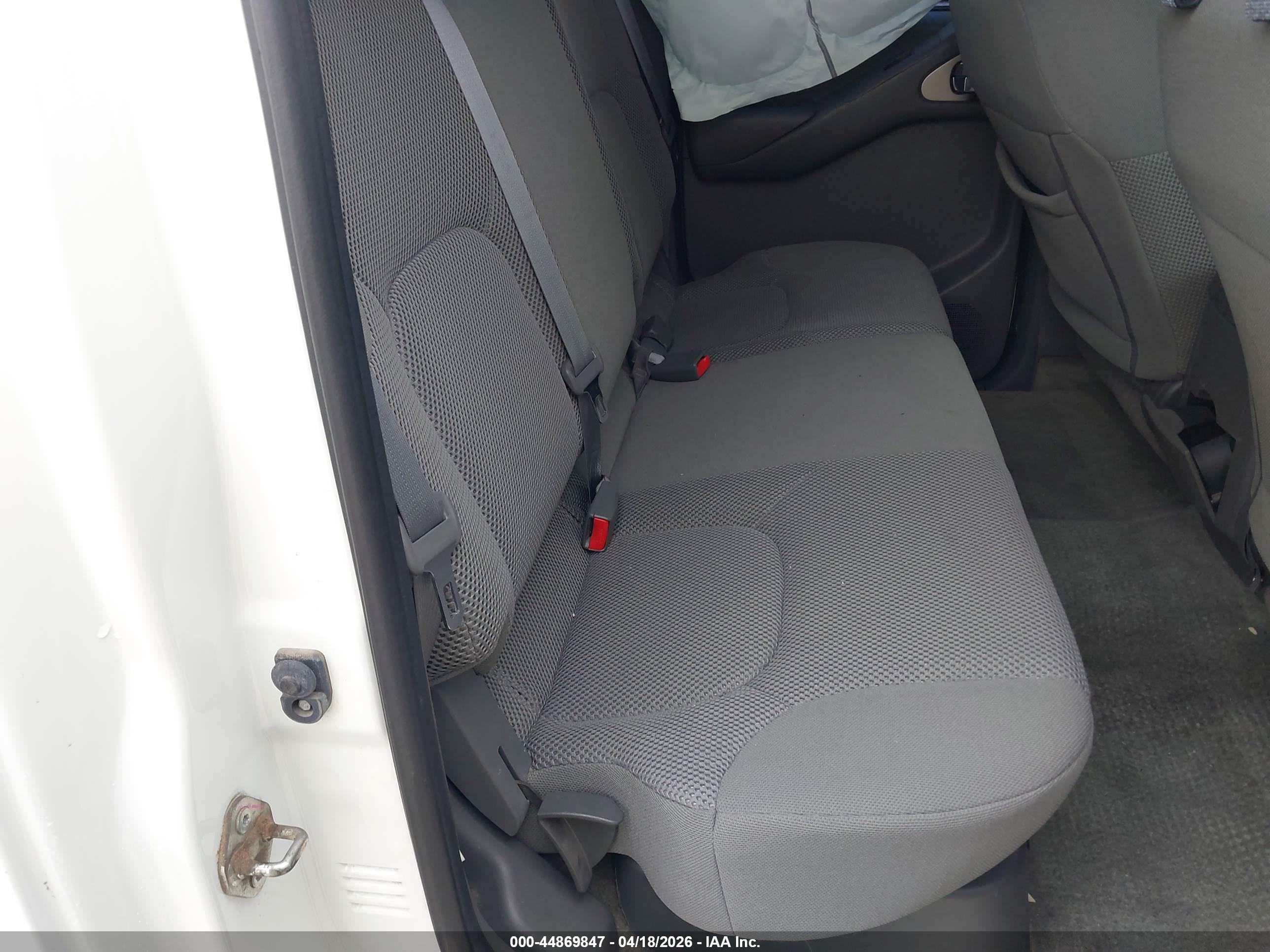 NISSAN FRONTIER image 8