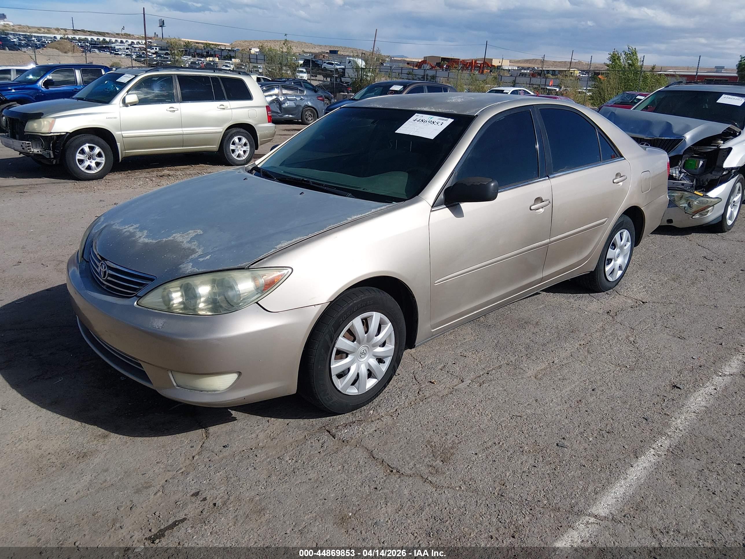 TOYOTA CAMRY image 2