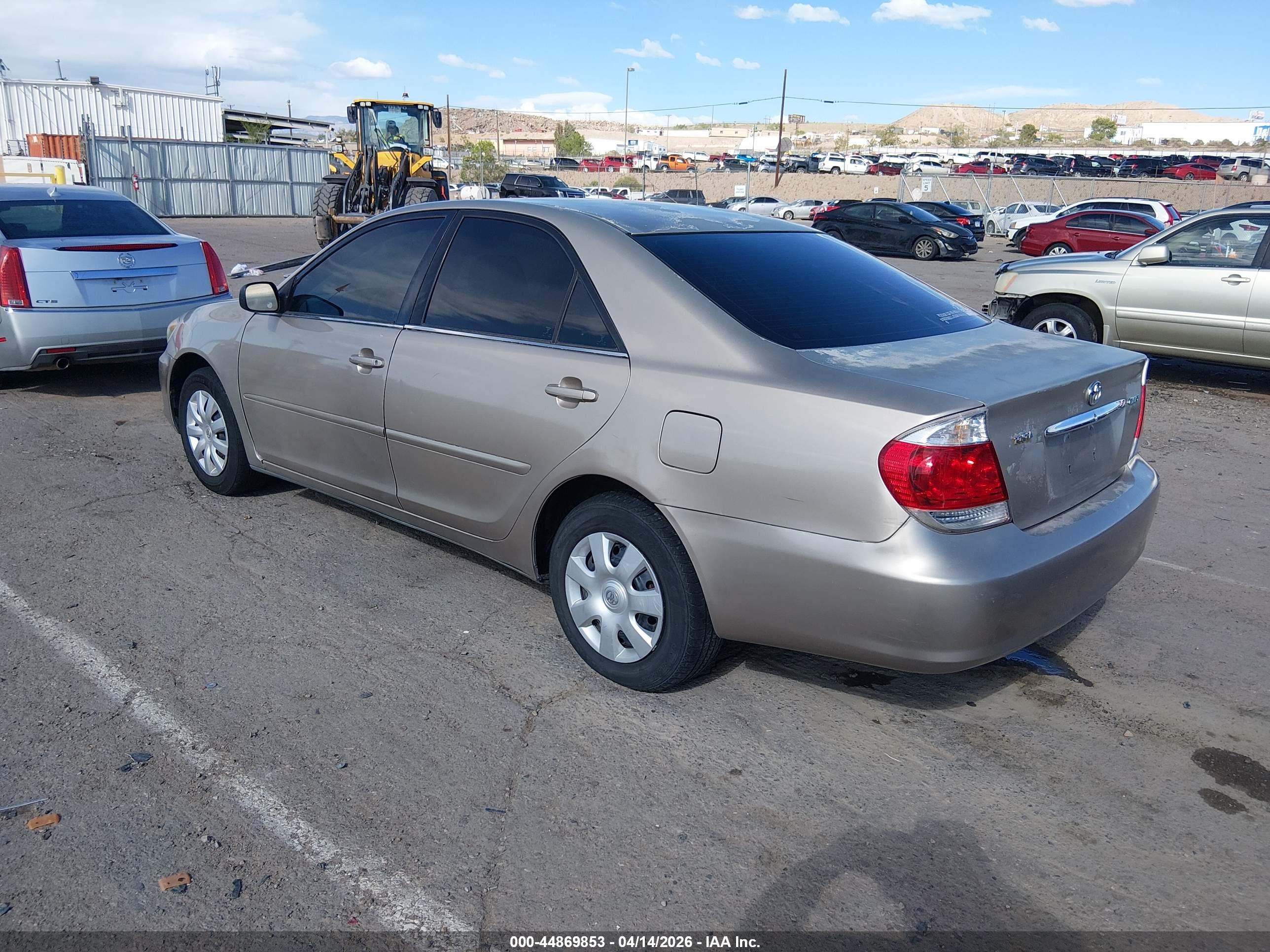 TOYOTA CAMRY image 3