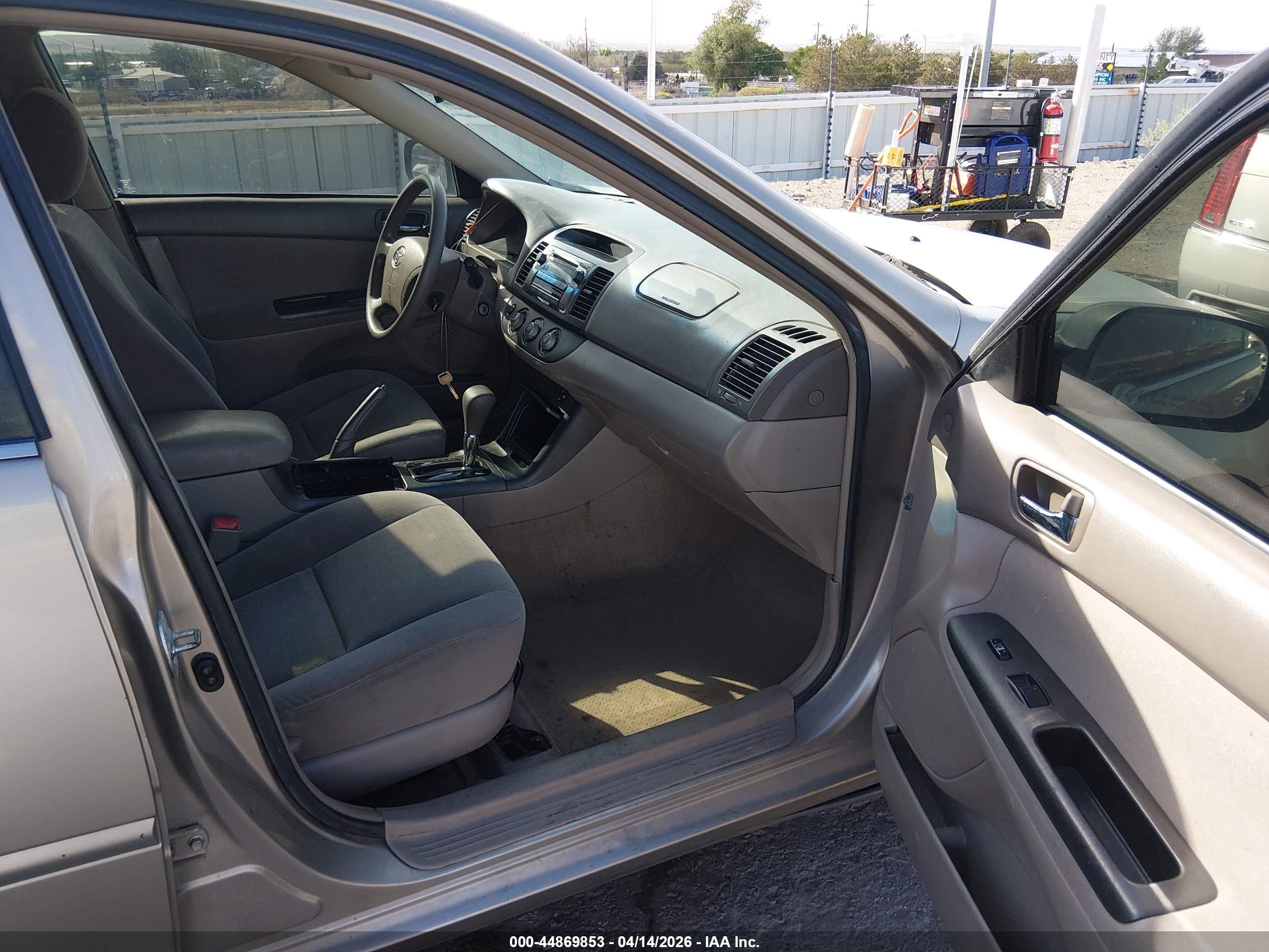 TOYOTA CAMRY image 5