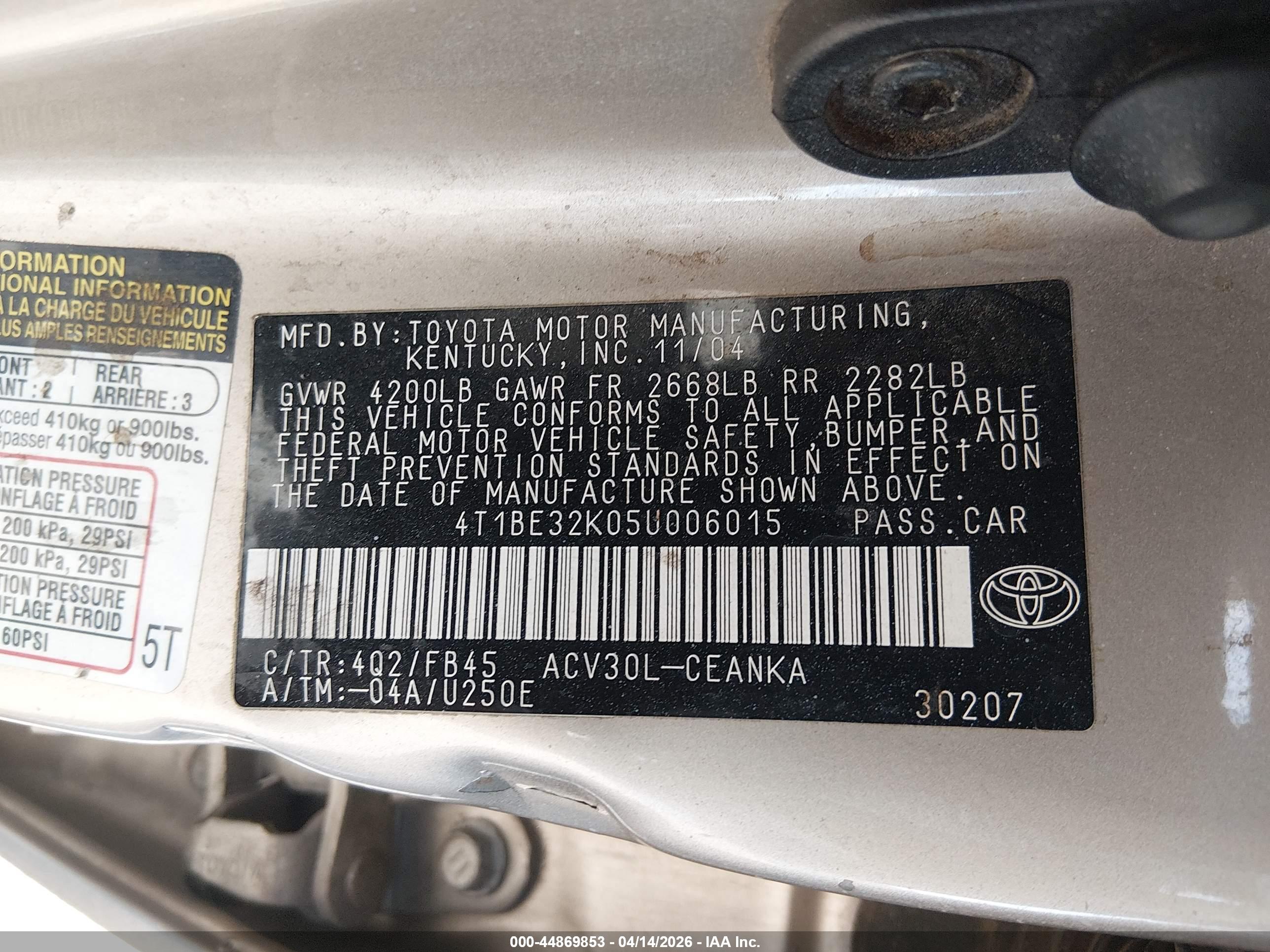 TOYOTA CAMRY image 9